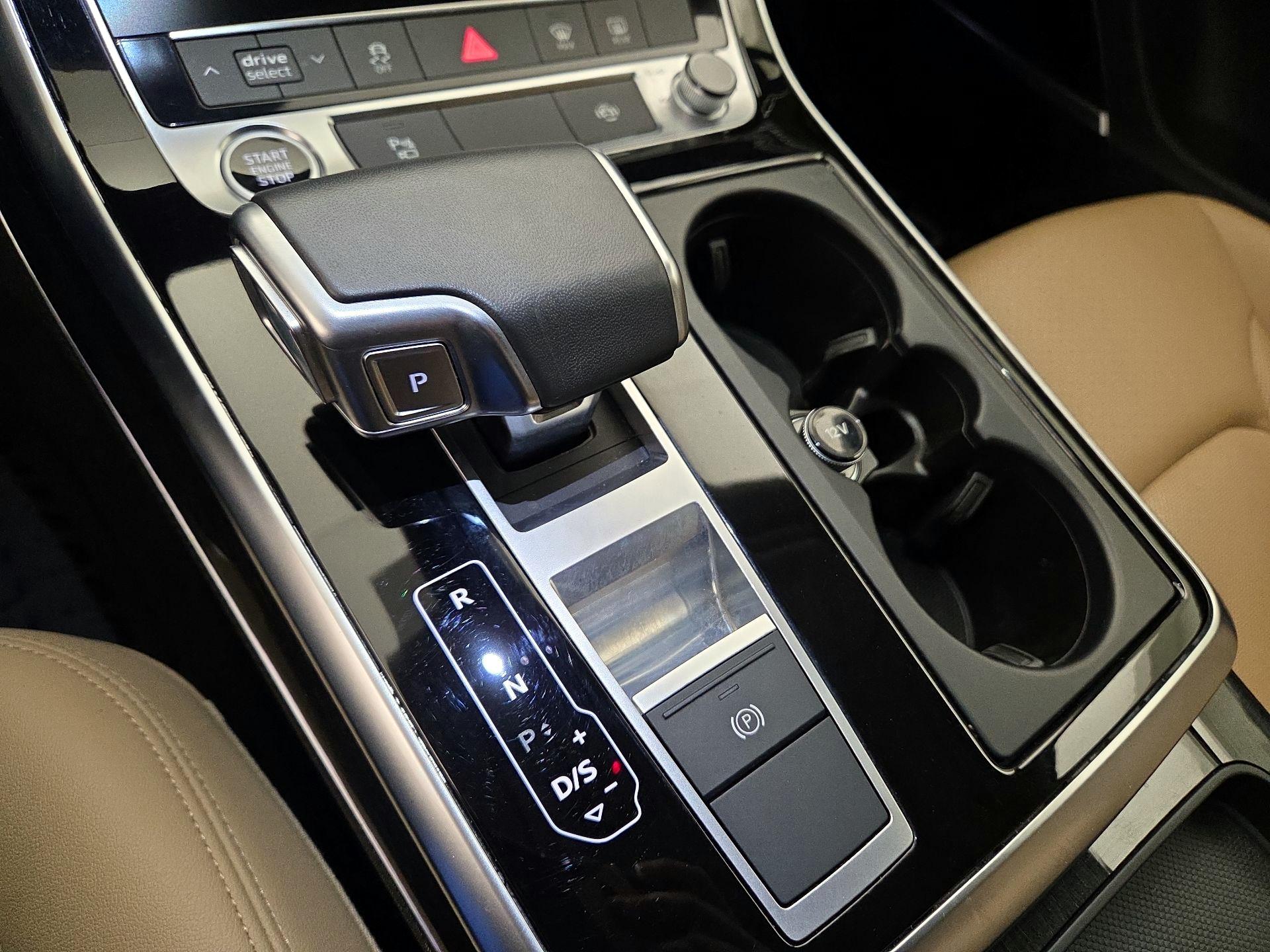 Thumbnail: 2022 Audi Q7 - 17