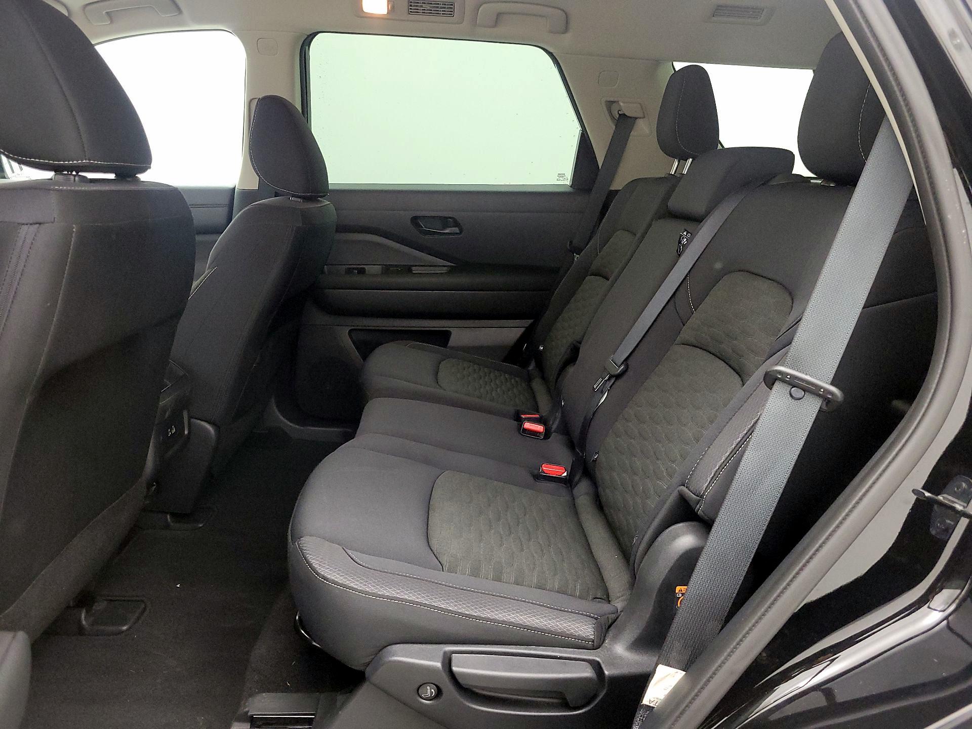 Thumbnail: 2023 Nissan Pathfinder - 19