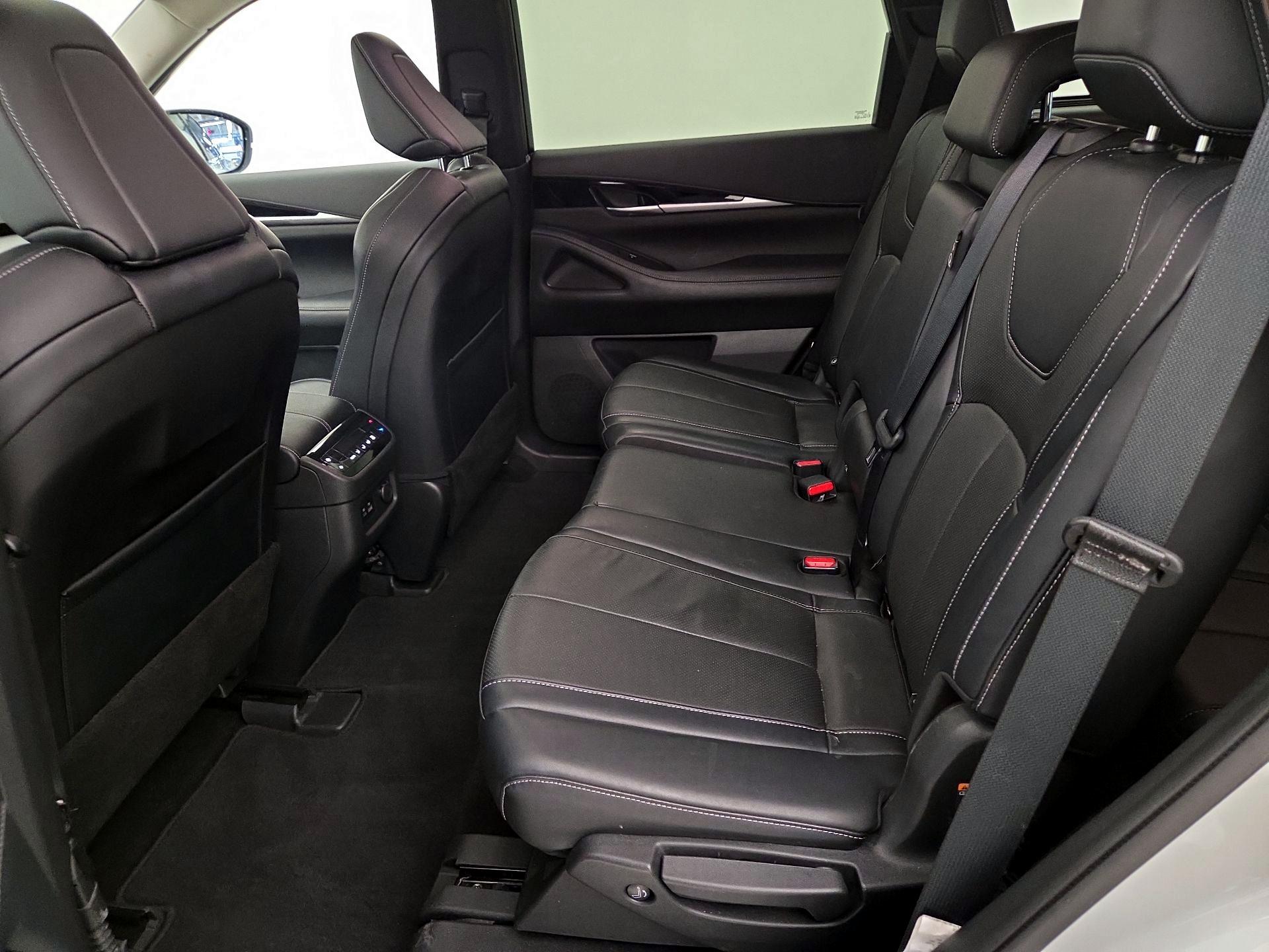 Thumbnail: 2023 INFINITI QX60 - 20