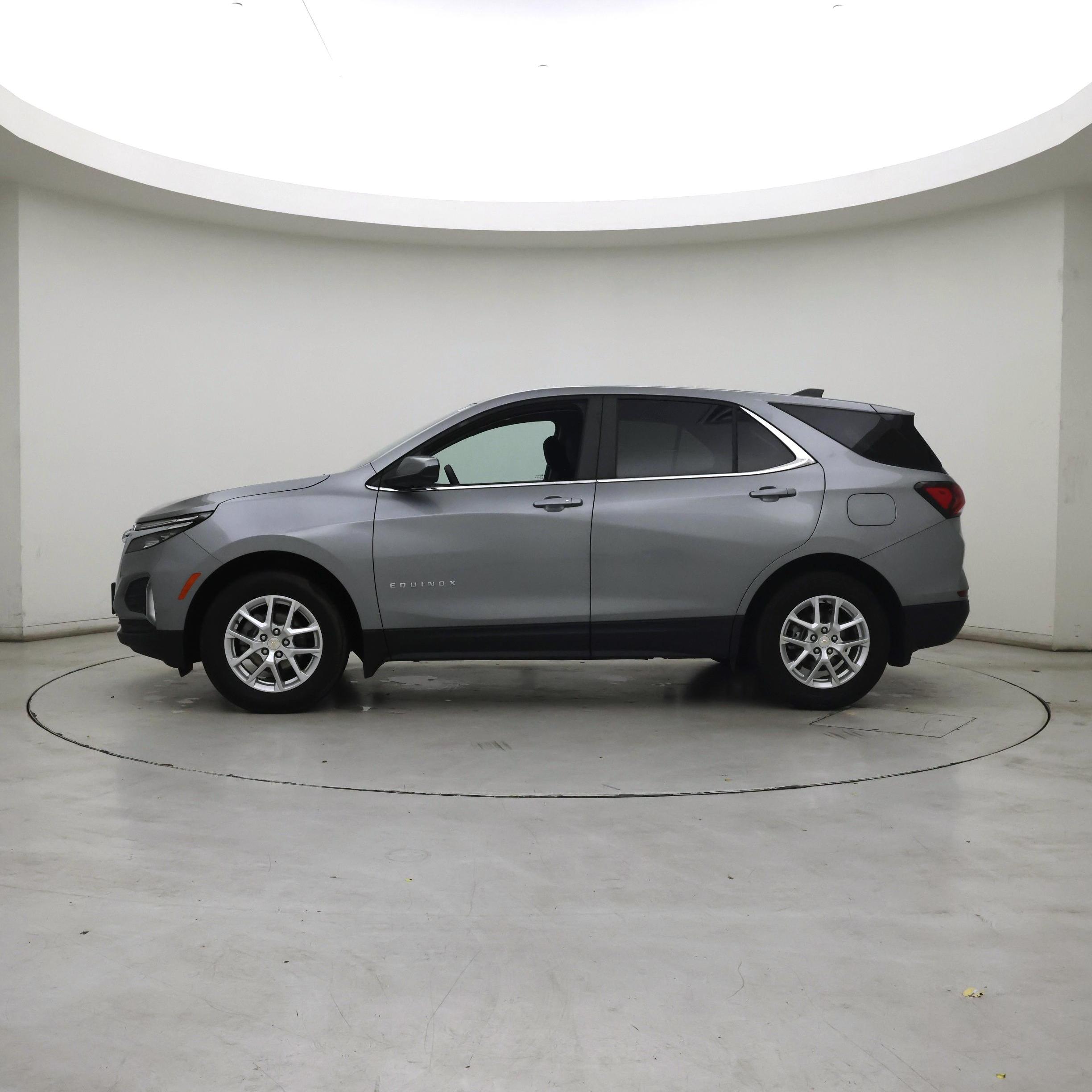 Thumbnail: 2023 Chevrolet Equinox - 3