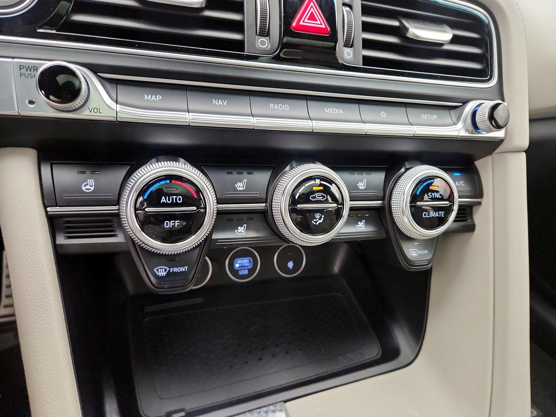 Thumbnail: 2023 Genesis G70 - 17