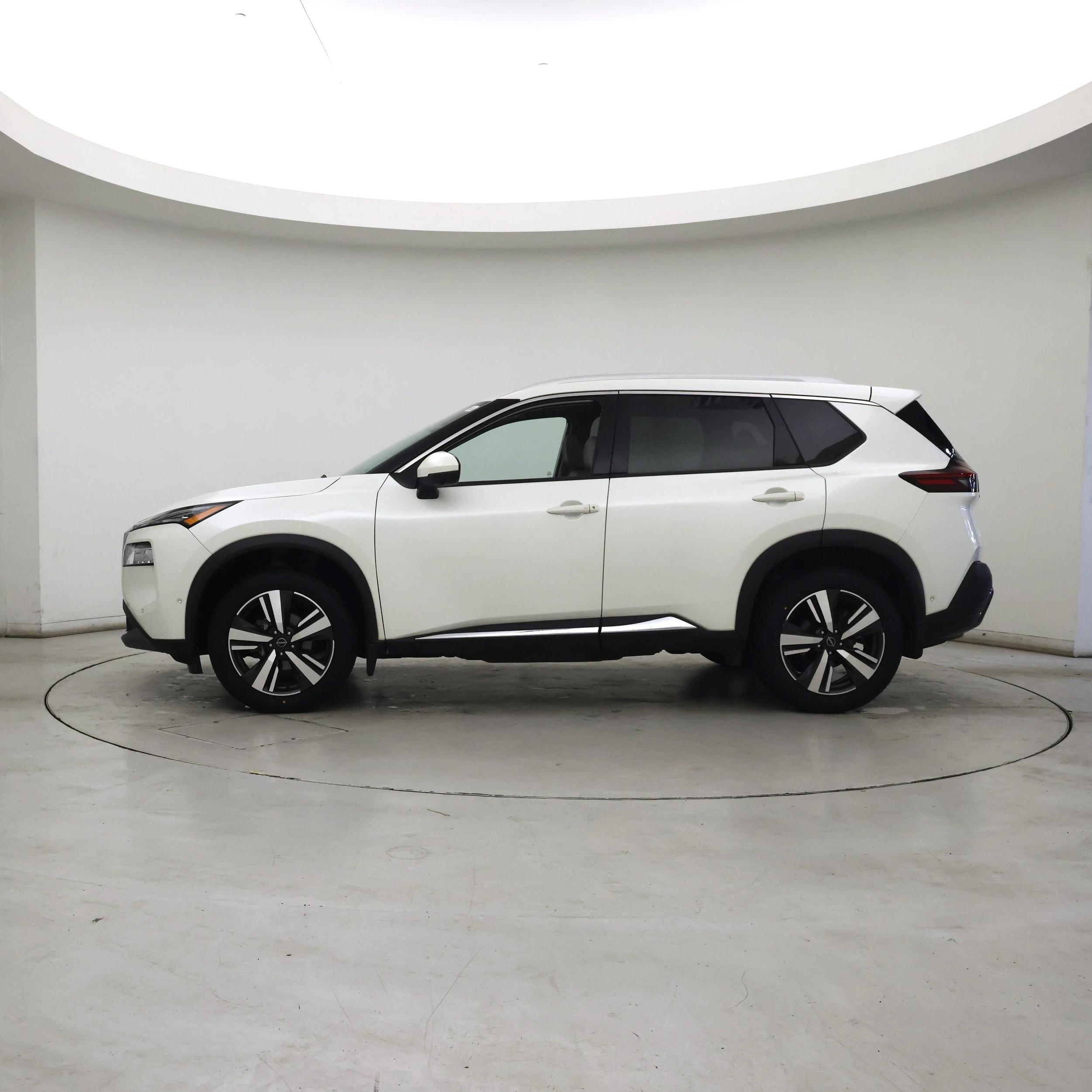 Thumbnail: 2023 Nissan Rogue - 3