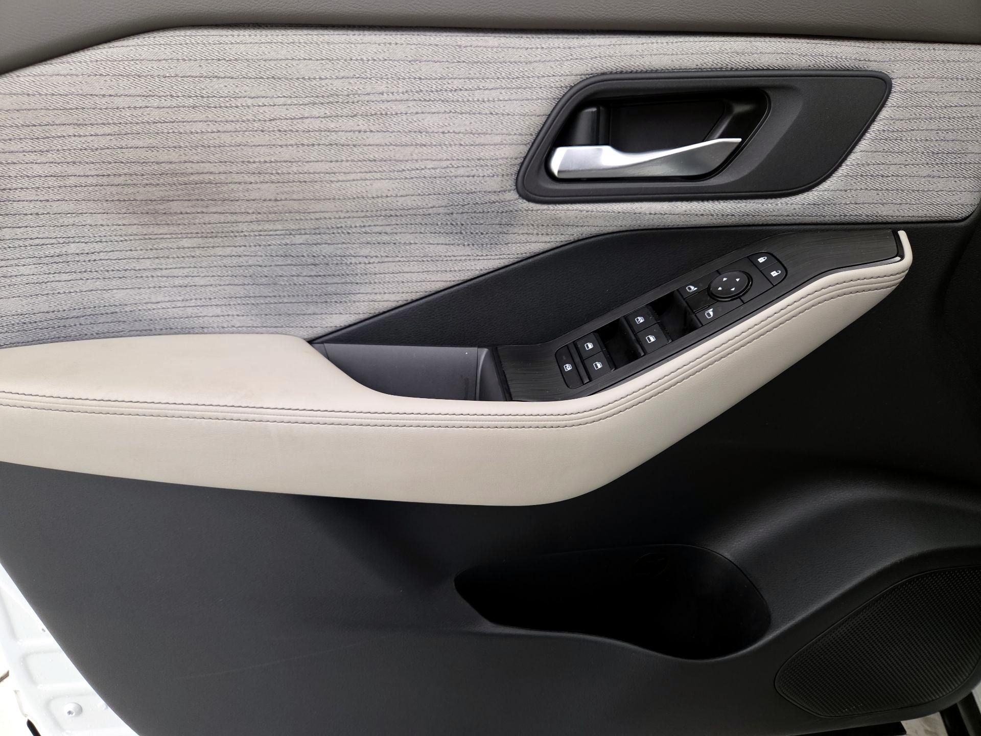 Thumbnail: 2023 Nissan Rogue - 12