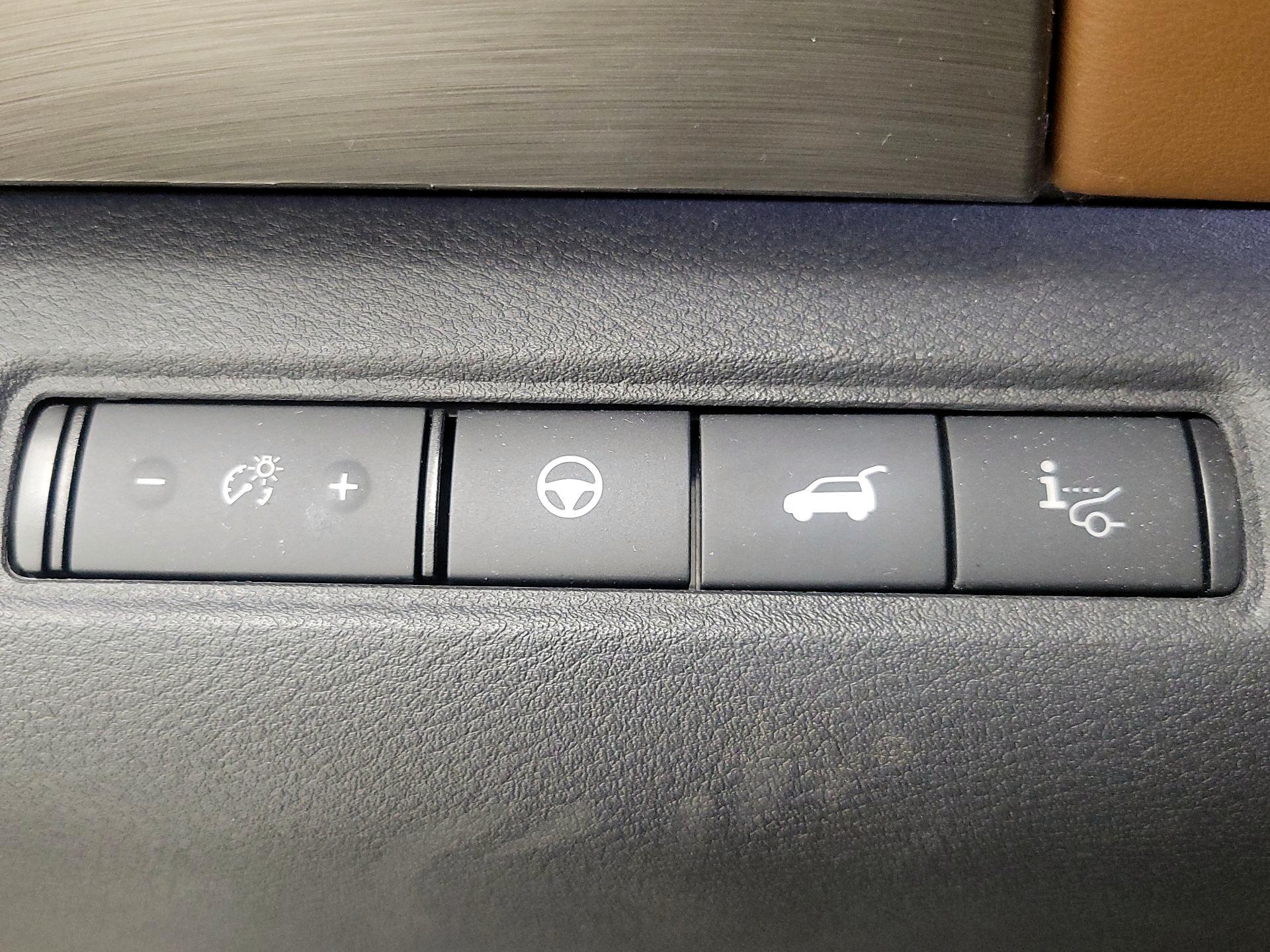 Thumbnail: 2023 Nissan Pathfinder - 13