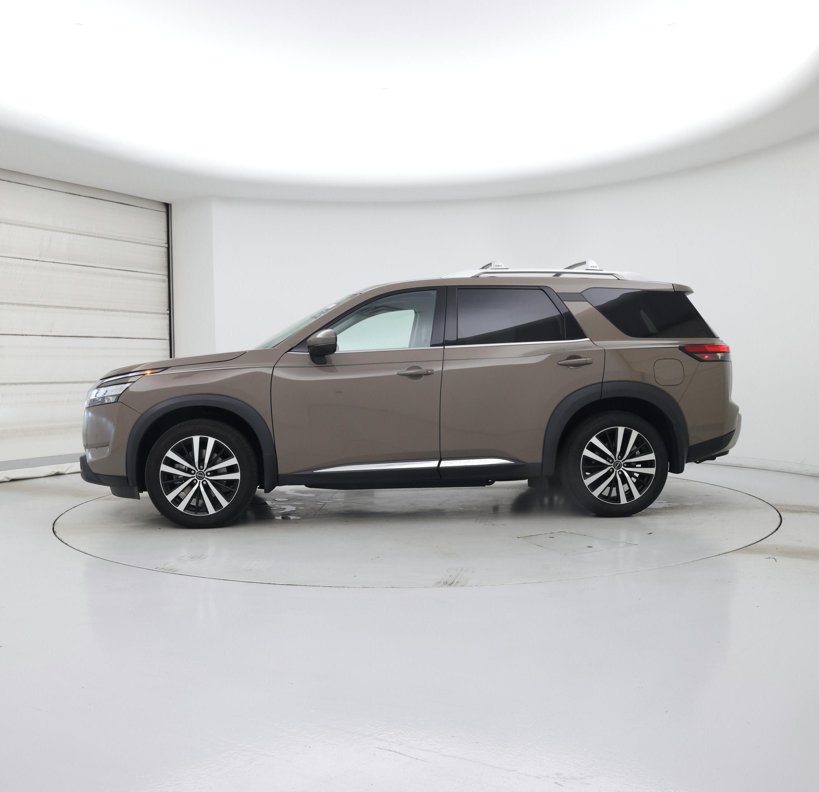 Thumbnail: 2023 Nissan Pathfinder - 3