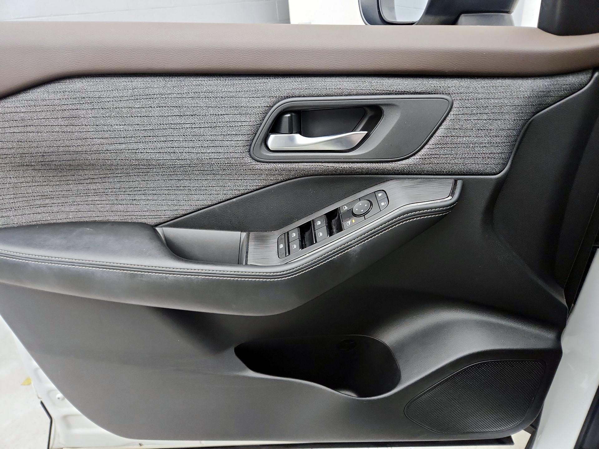 Thumbnail: 2023 Nissan Rogue - 12