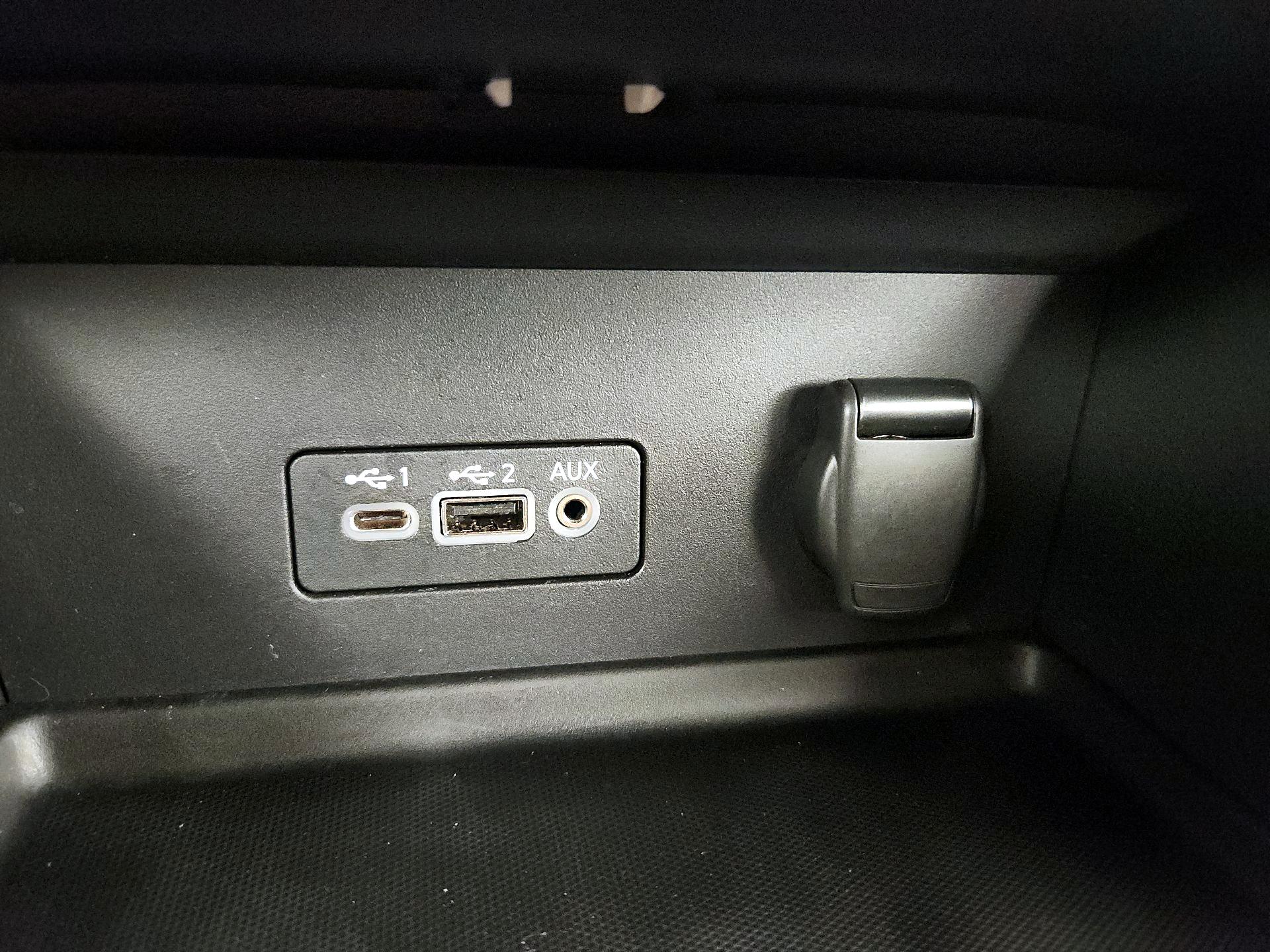 Thumbnail: 2023 Nissan Sentra - 18