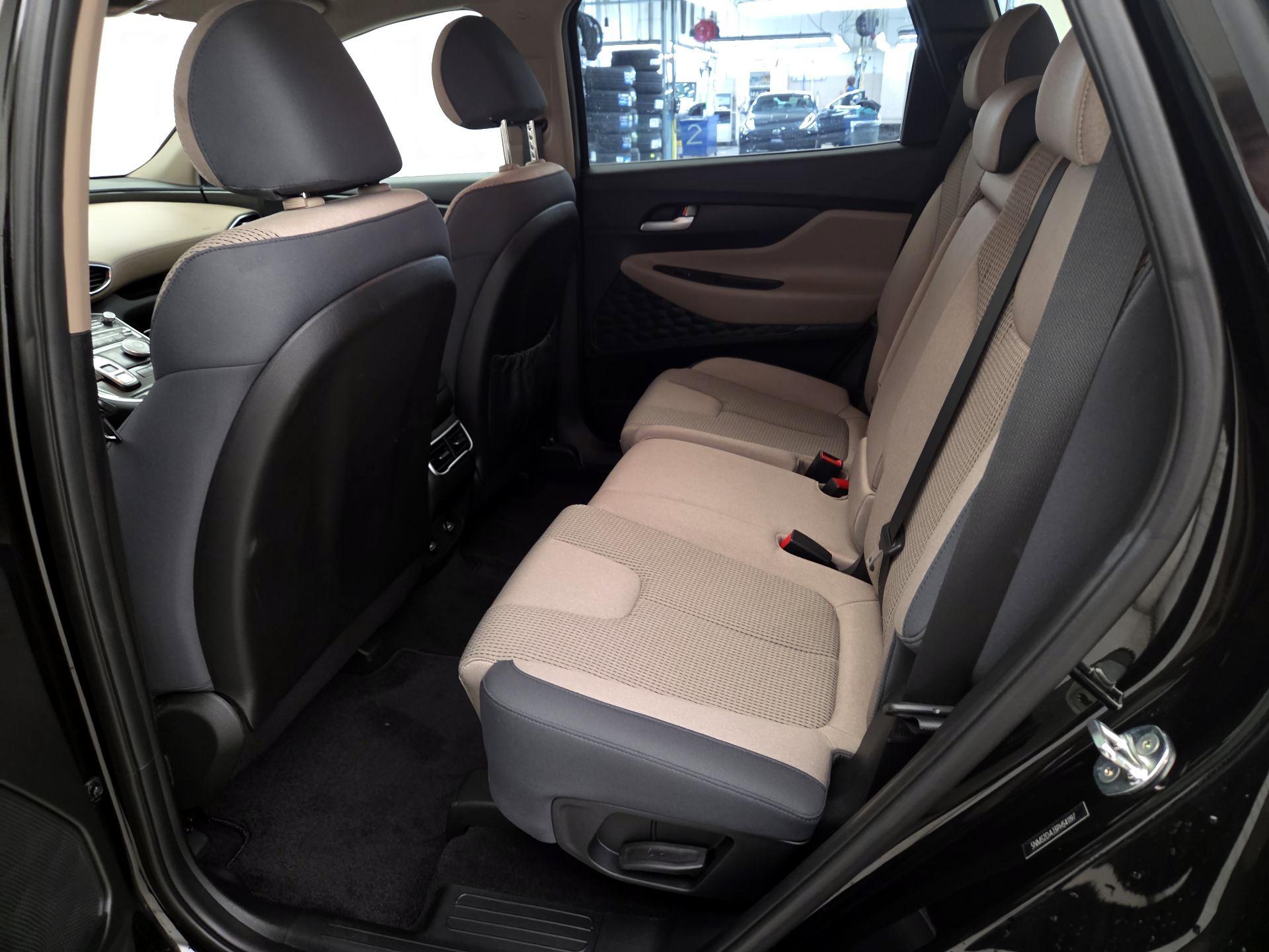 Thumbnail: 2023 Hyundai Santa Fe - 18