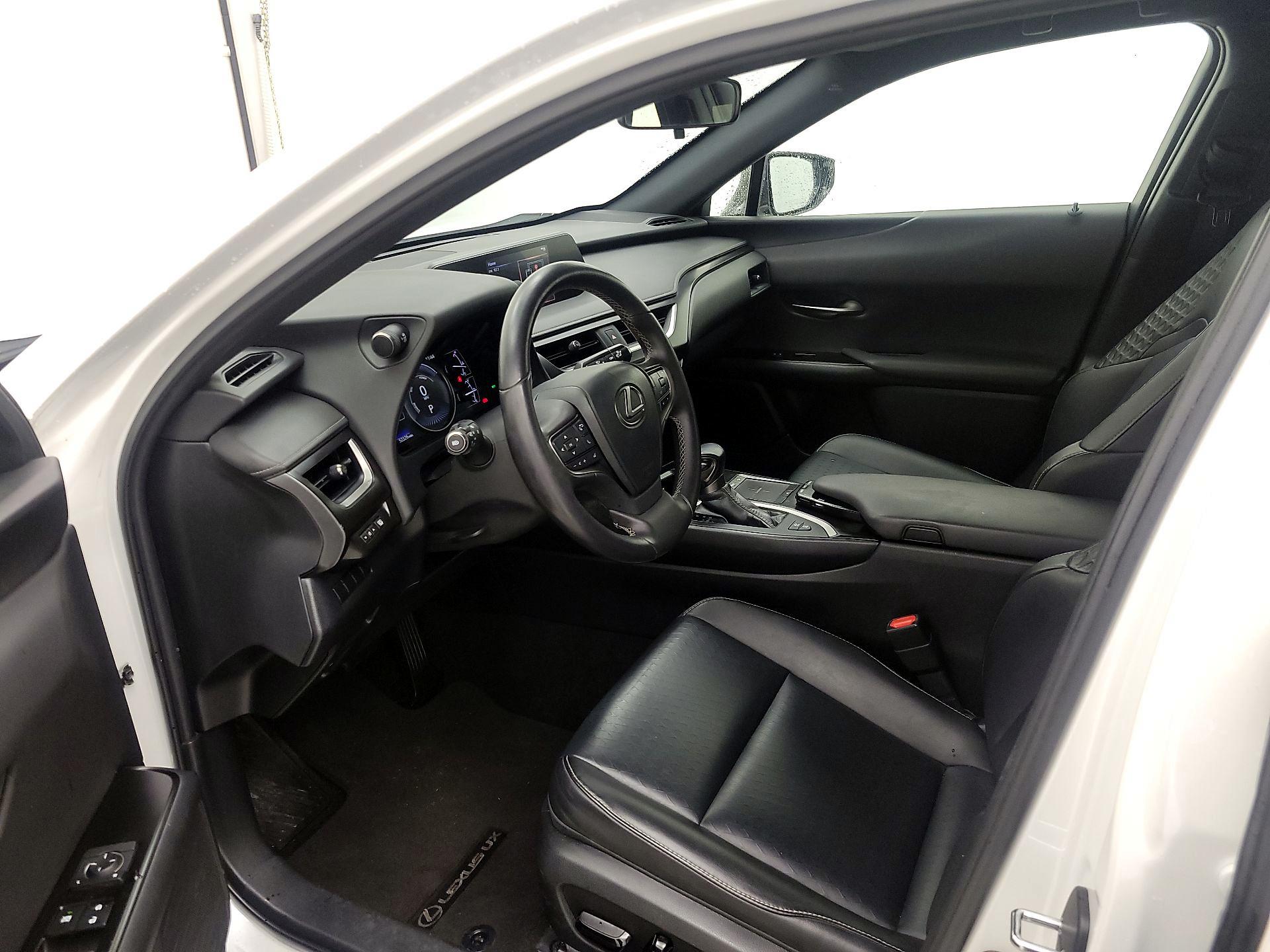 Thumbnail: 2021 Lexus UX - 11