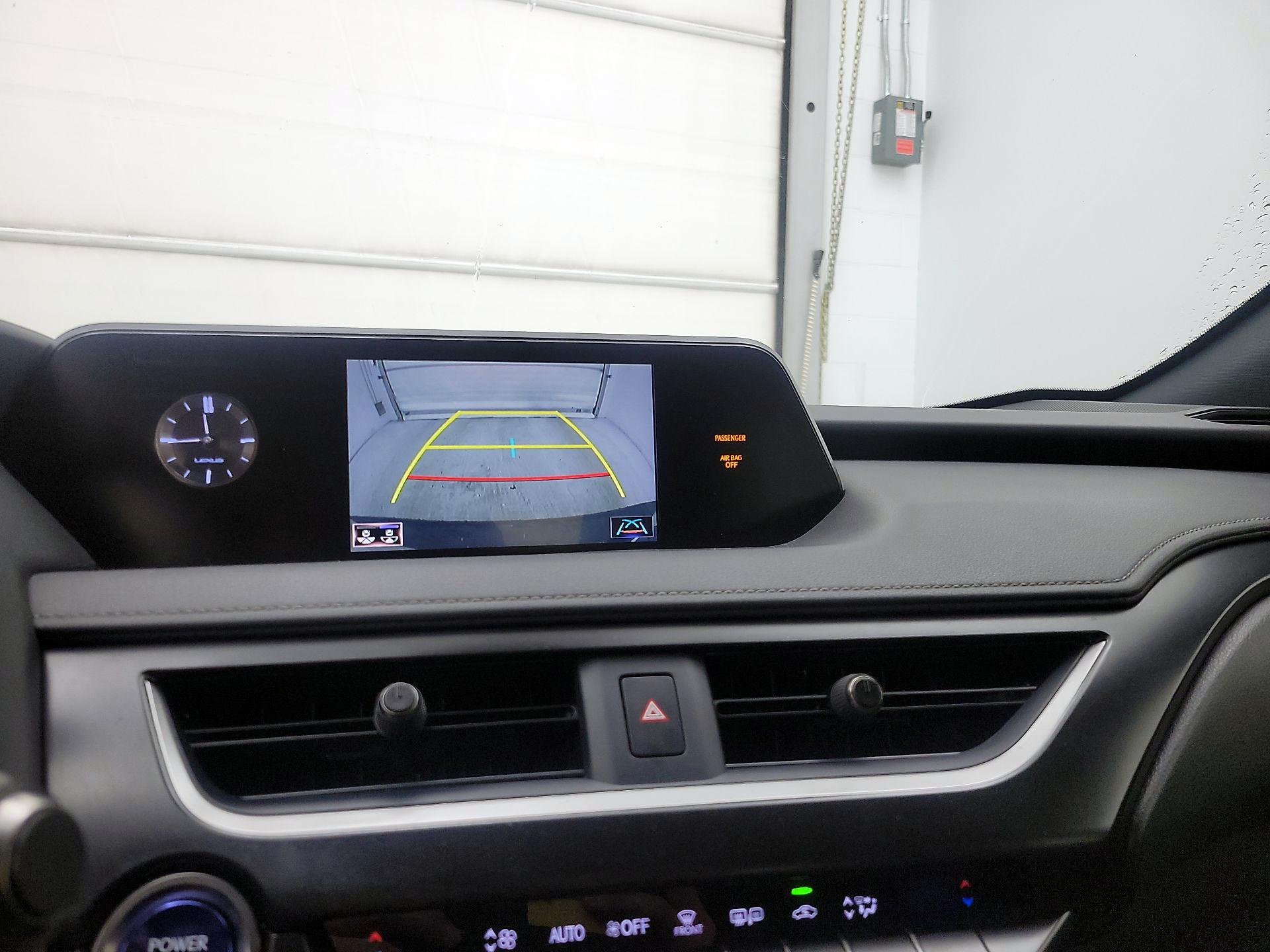 Thumbnail: 2021 Lexus UX - 14