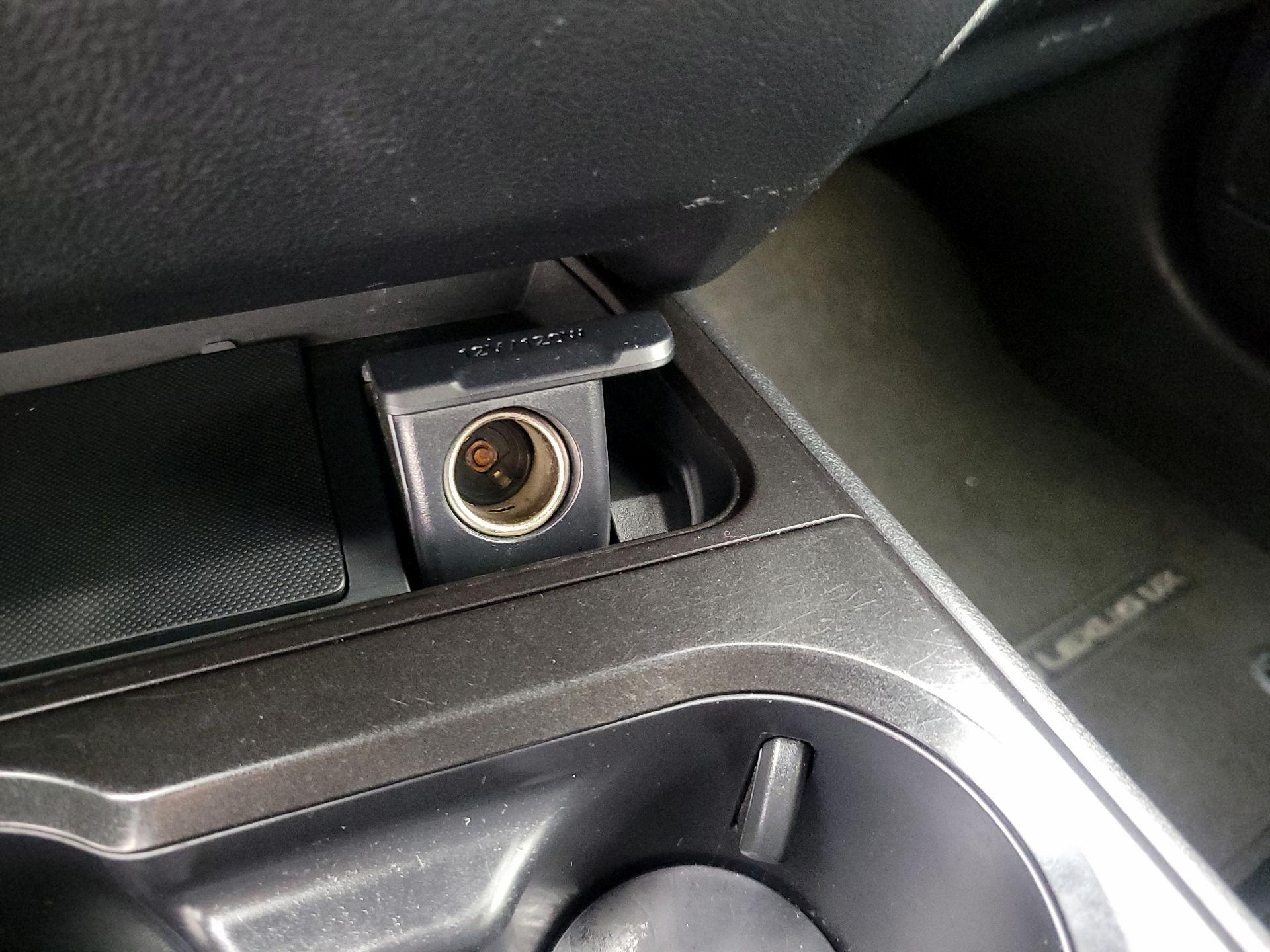 Thumbnail: 2021 Lexus UX - 18