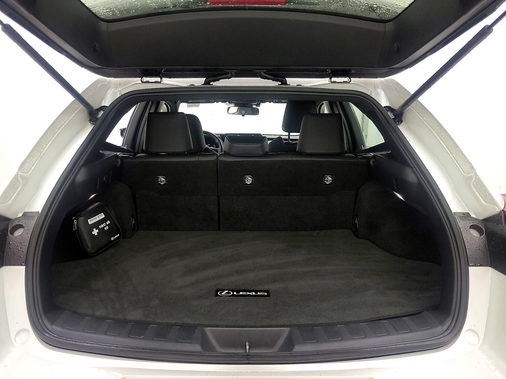 Thumbnail: 2021 Lexus UX - 20