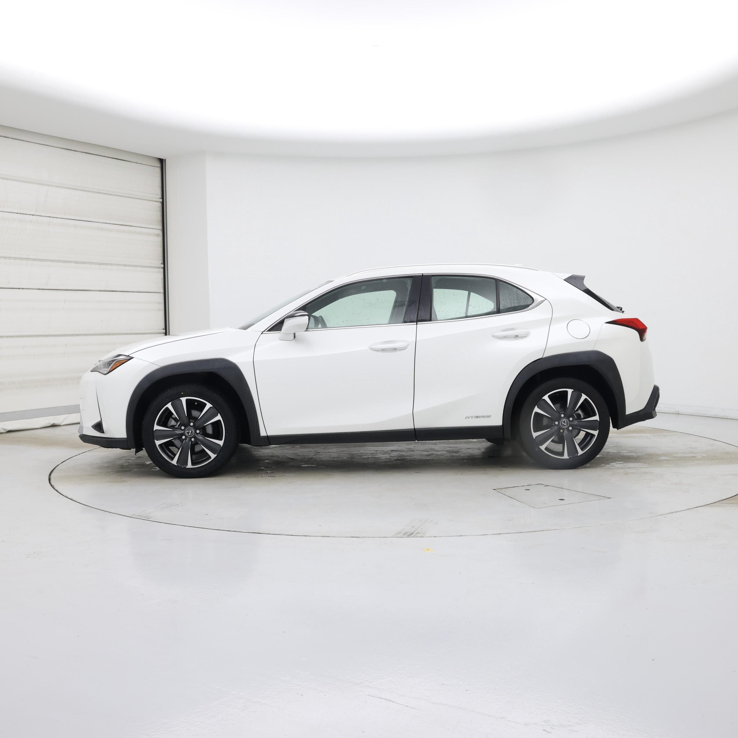 Thumbnail: 2021 Lexus UX - 3