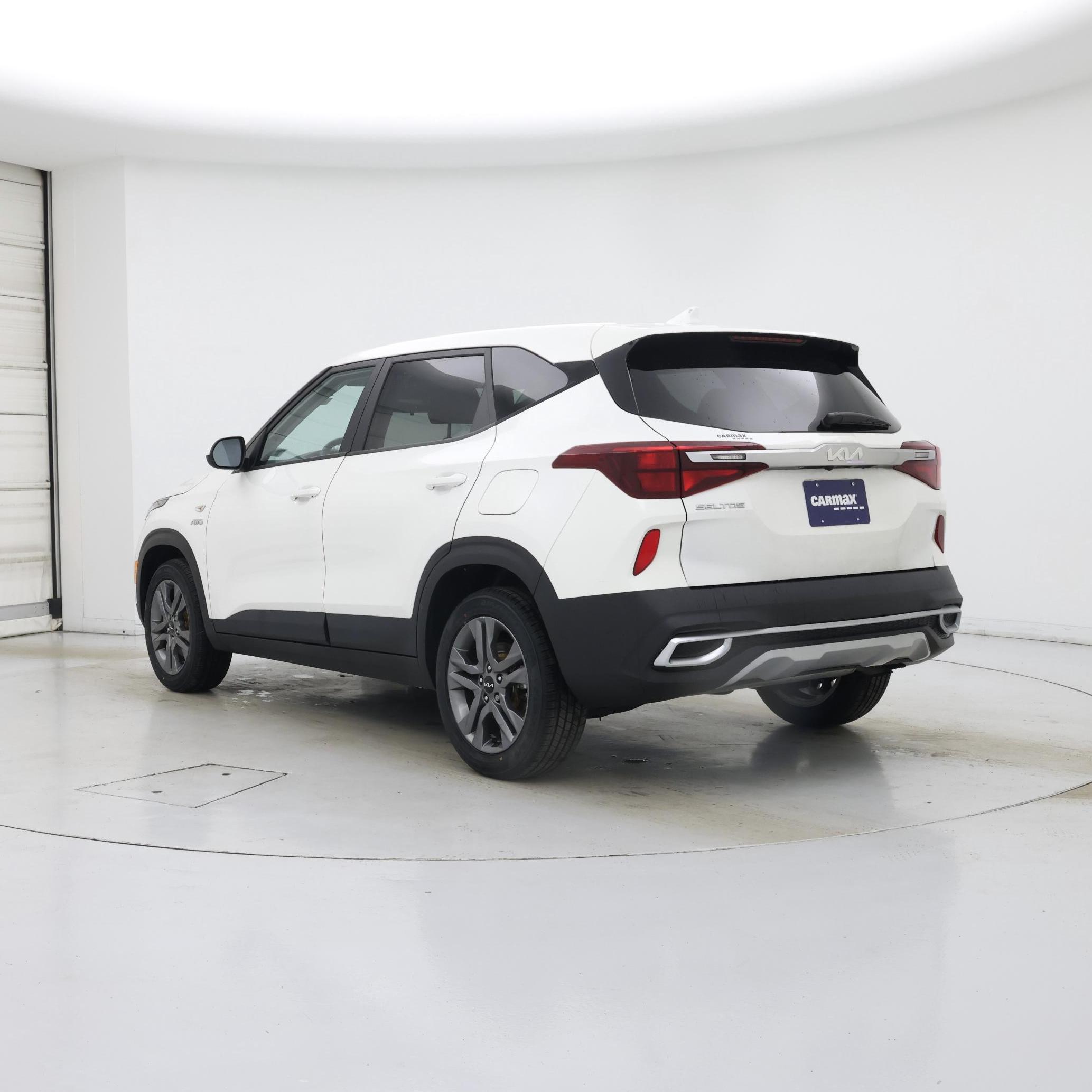 Thumbnail: 2023 Kia Seltos - 2
