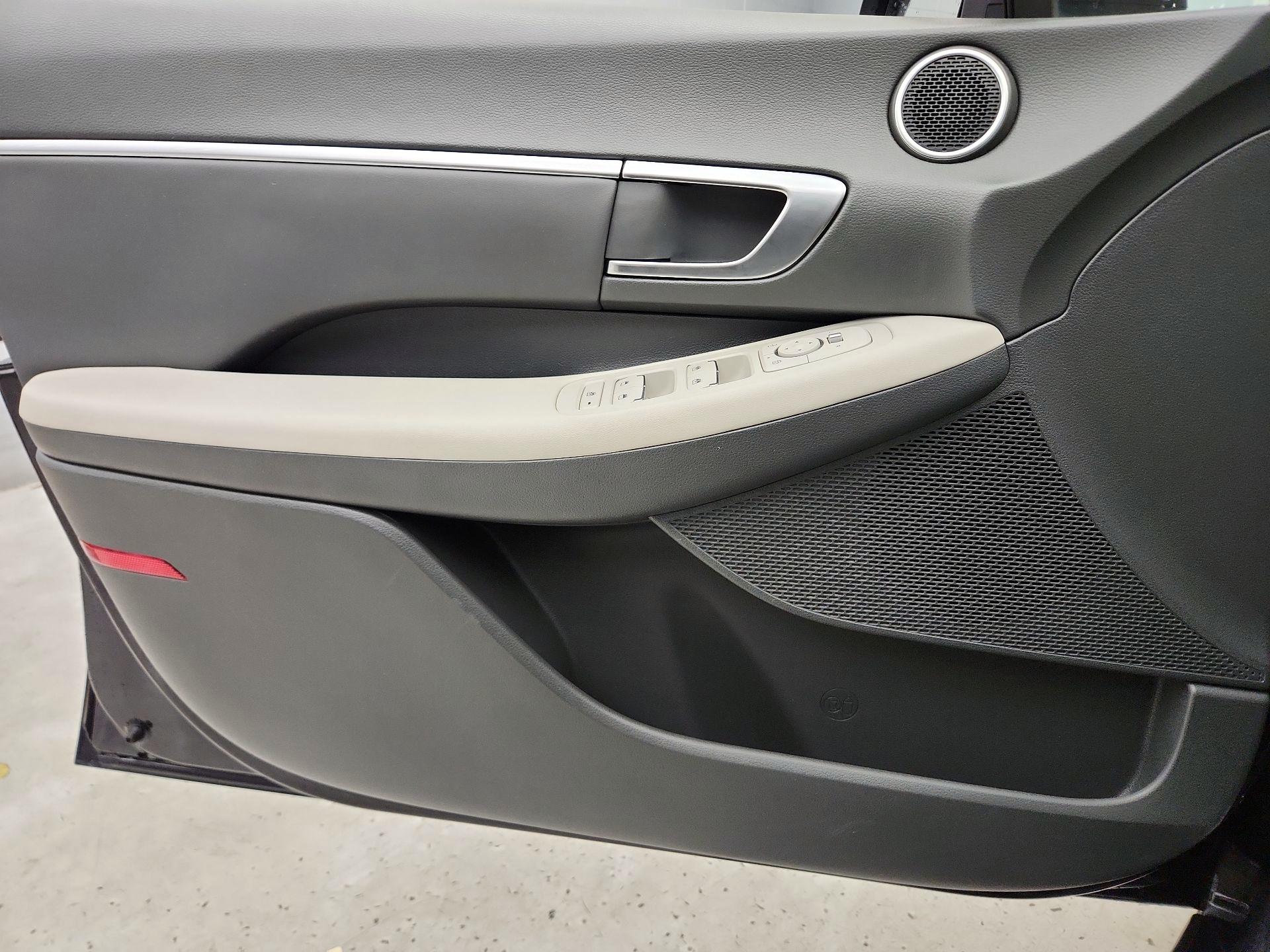 Thumbnail: 2023 Hyundai Sonata - 12