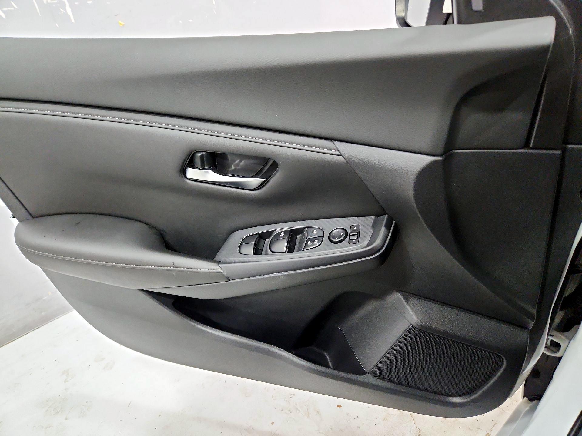 Thumbnail: 2020 Nissan Sentra - 12