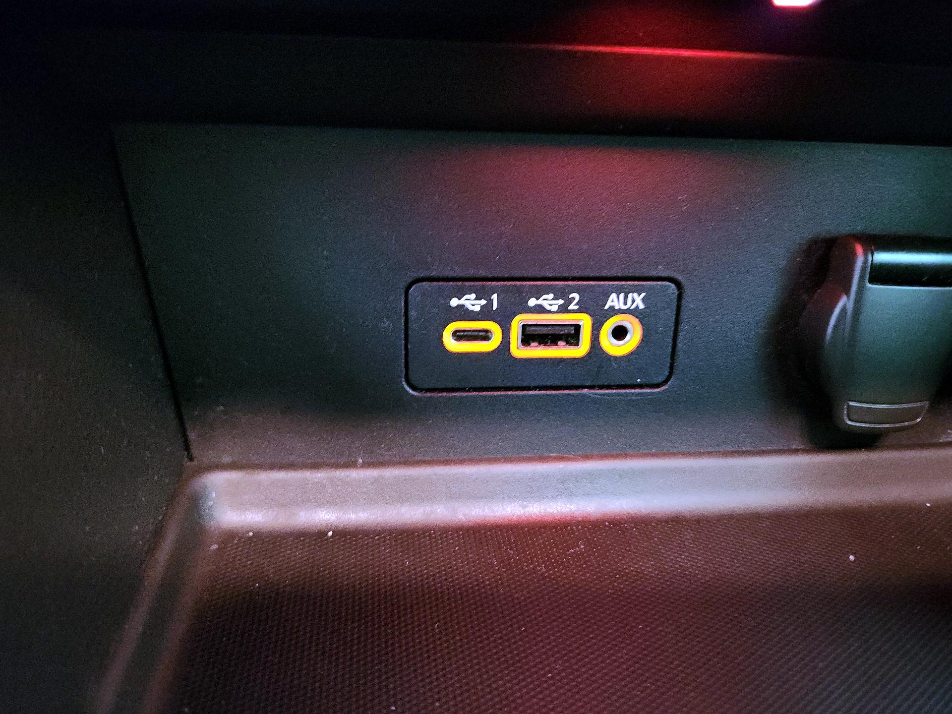 Thumbnail: 2020 Nissan Sentra - 18