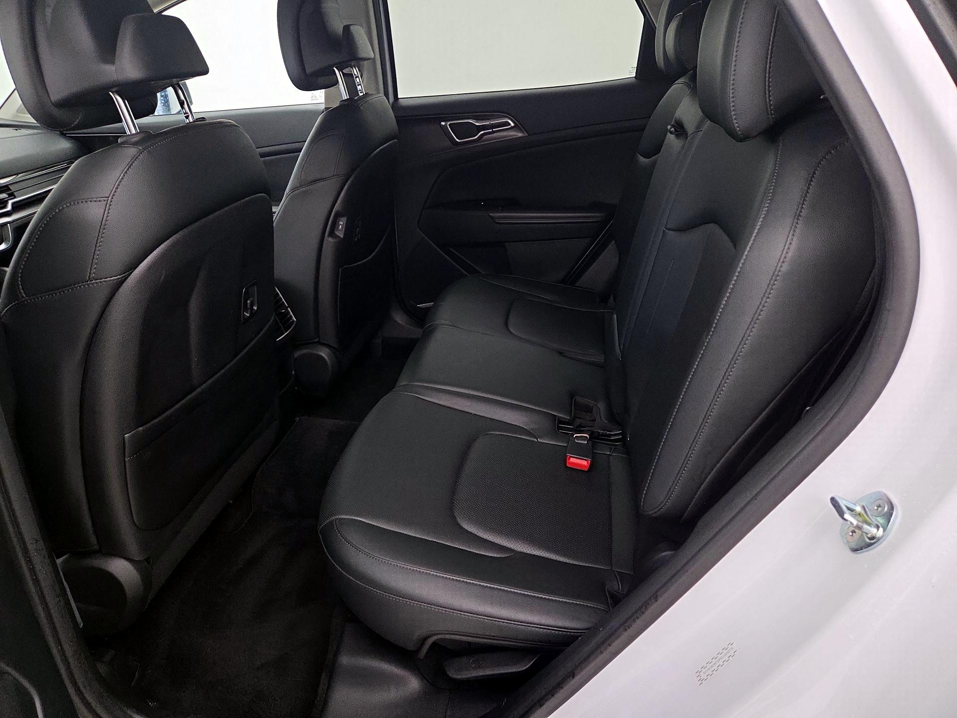 Thumbnail: 2023 Kia Sportage - 20