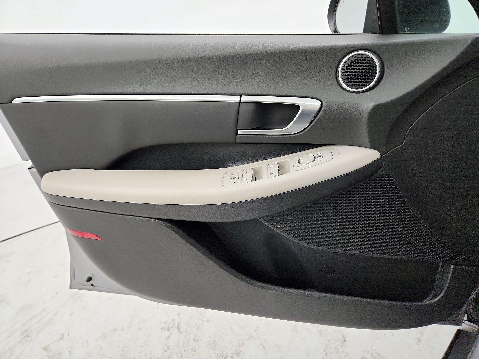 Thumbnail: 2023 Hyundai Sonata - 12