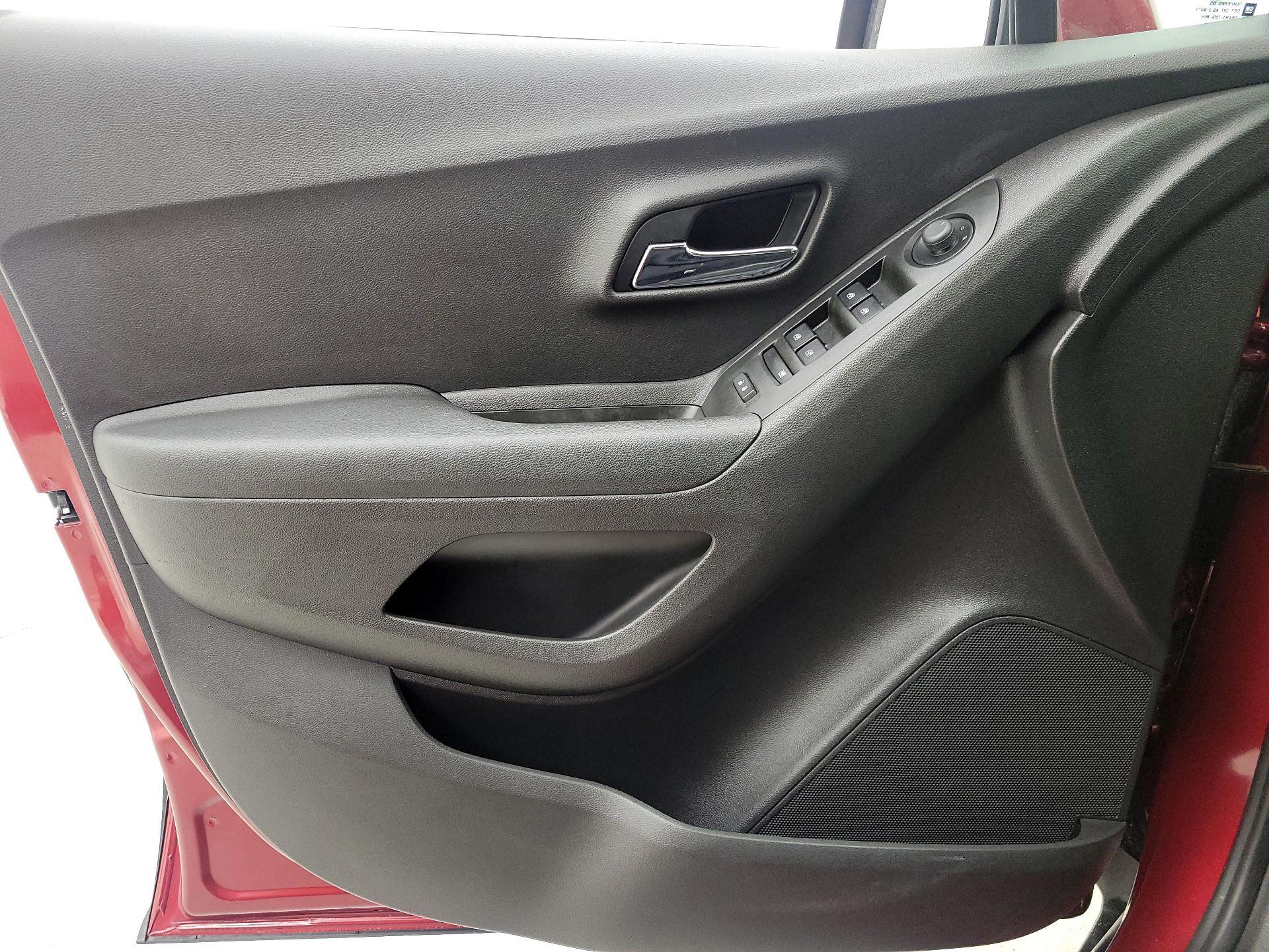 Thumbnail: 2020 Chevrolet Trax - 12