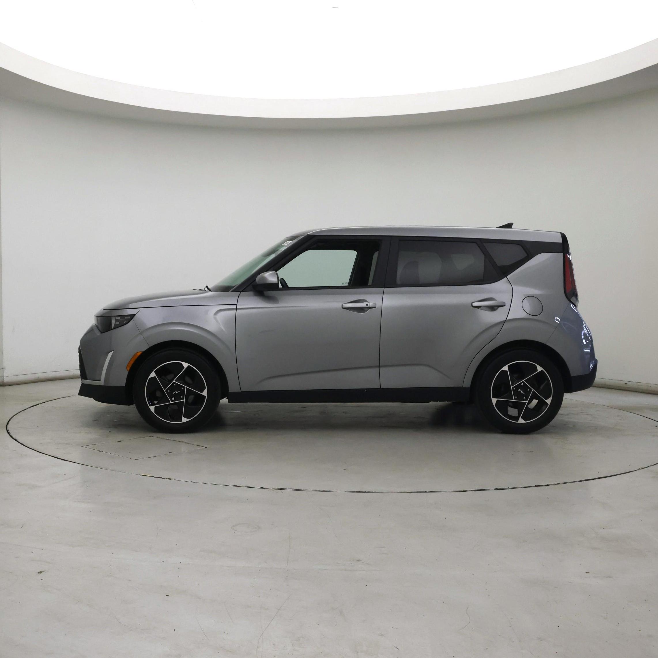 Thumbnail: 2023 Kia Soul - 3
