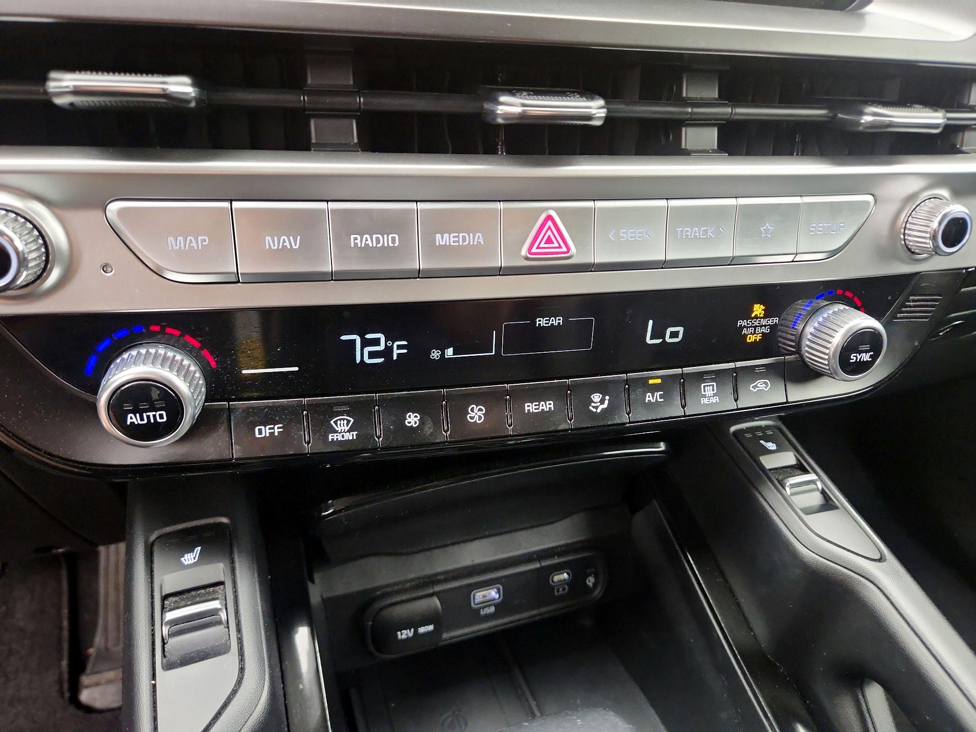 Thumbnail: 2023 Kia Telluride - 17