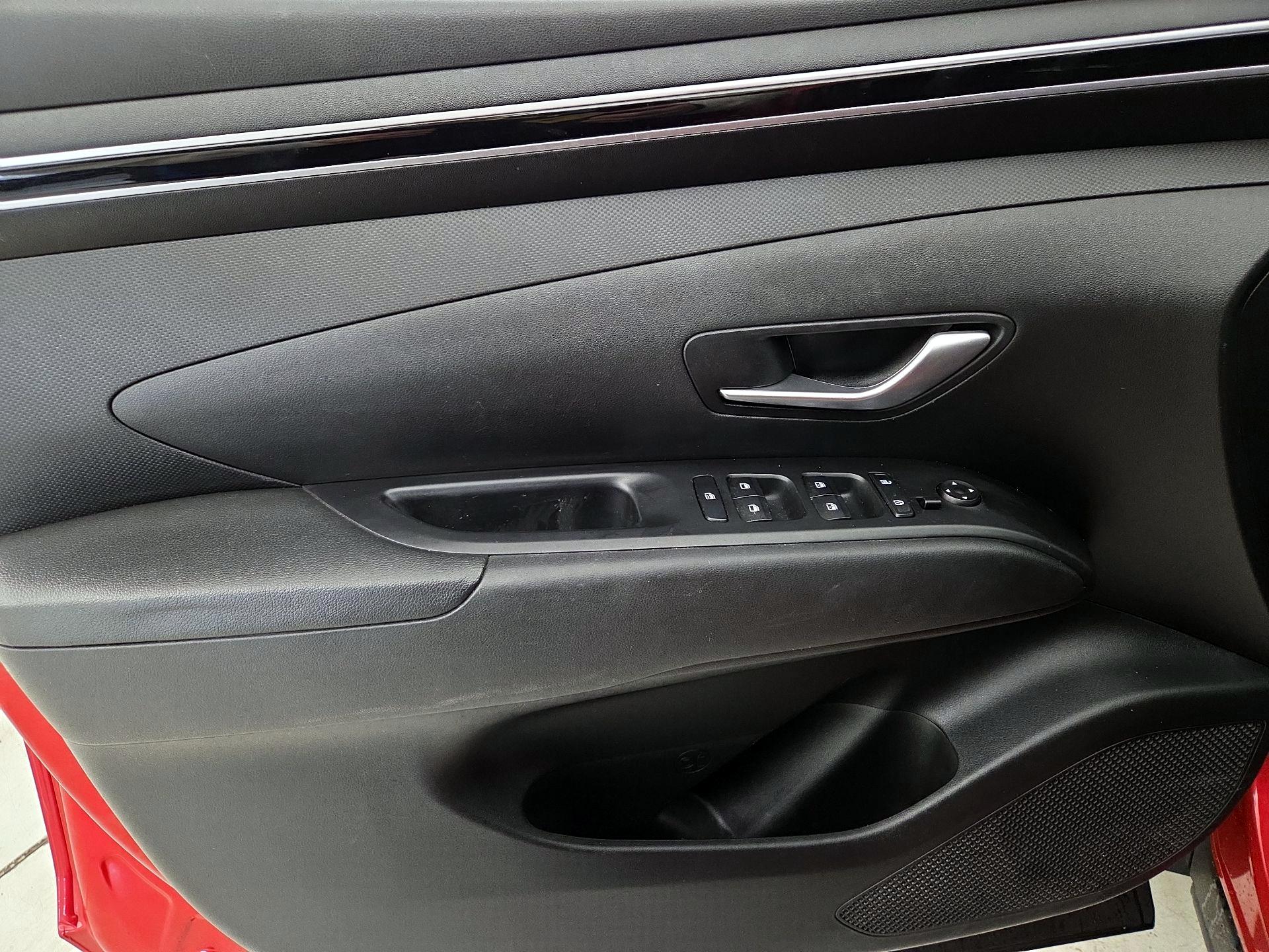 Thumbnail: 2022 Hyundai Tucson - 12