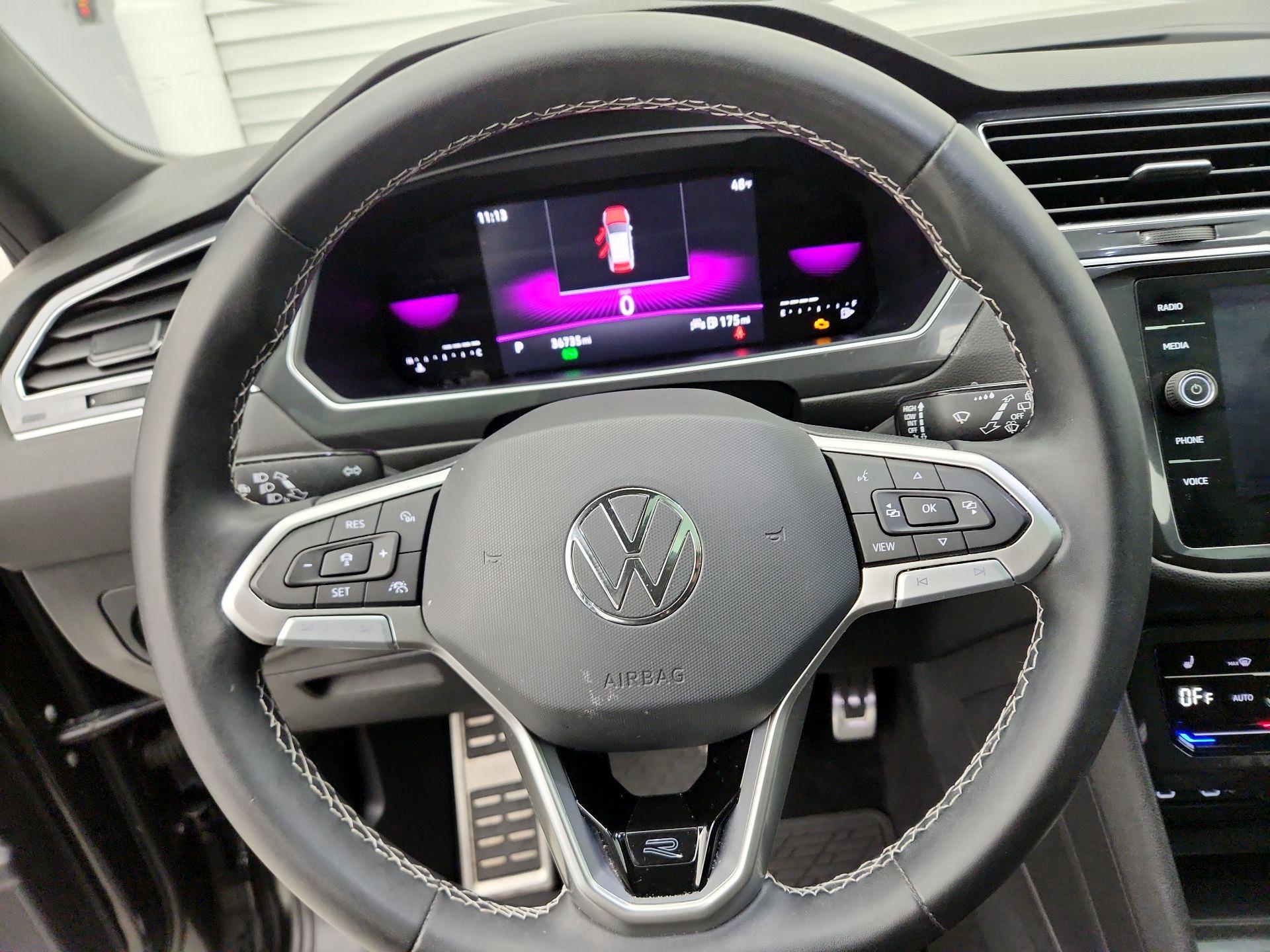 Thumbnail: 2023 Volkswagen Tiguan - 10