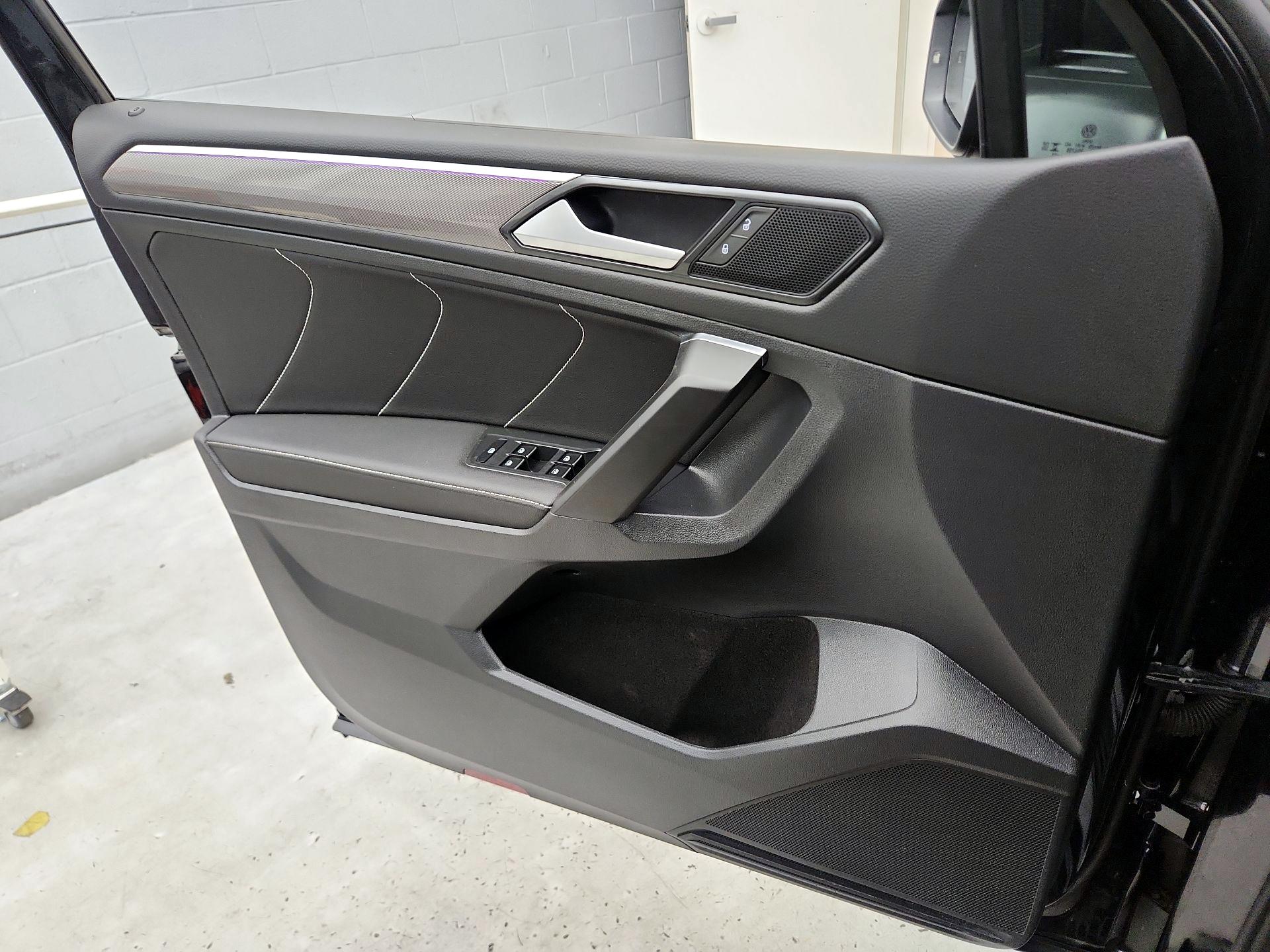 Thumbnail: 2023 Volkswagen Tiguan - 12