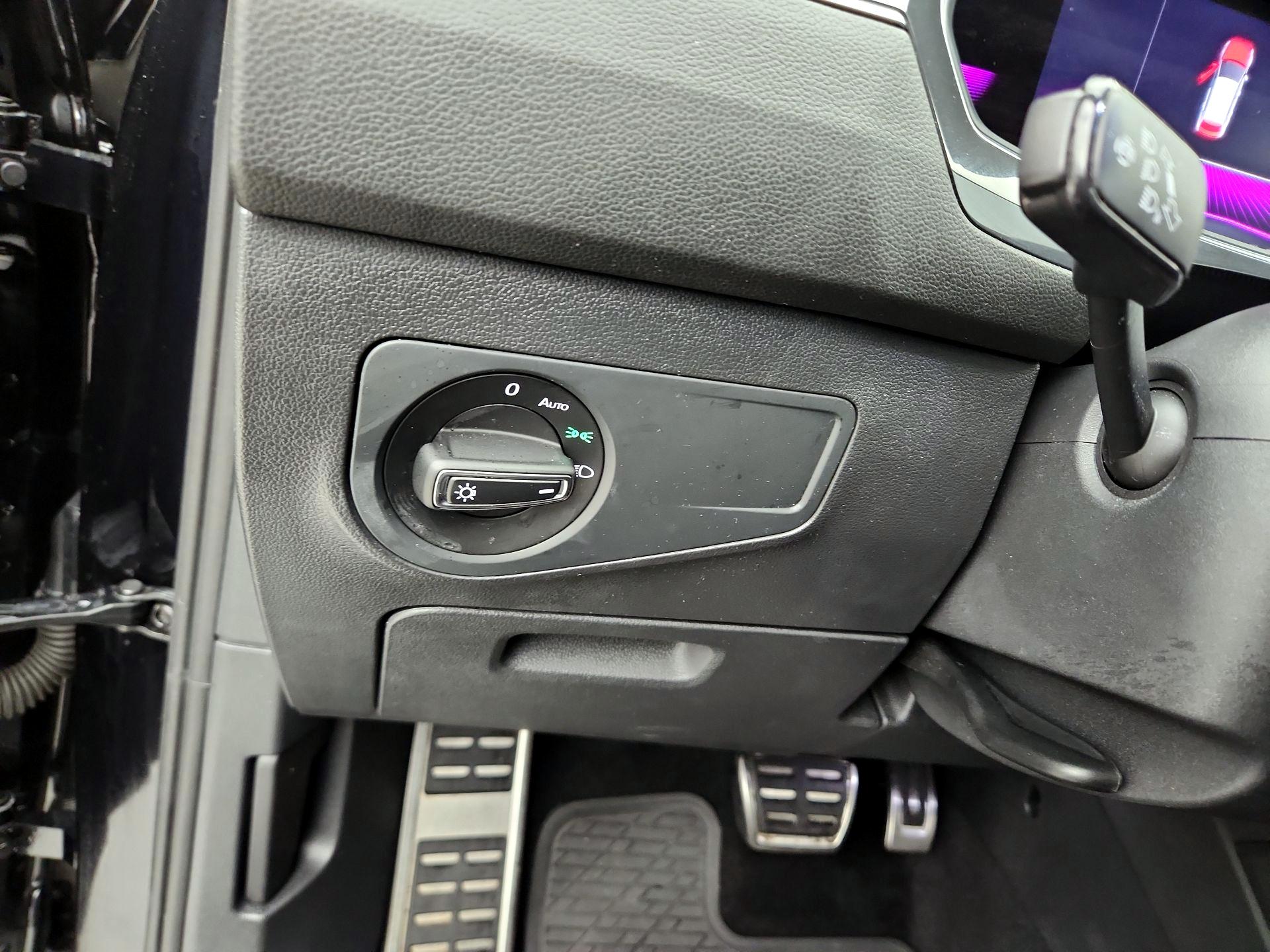 Thumbnail: 2023 Volkswagen Tiguan - 13