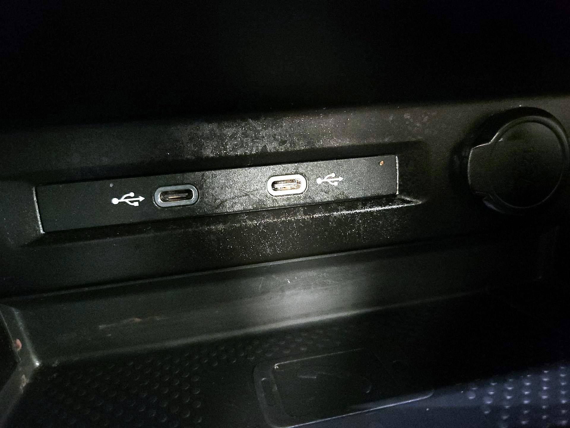 Thumbnail: 2023 Volkswagen Tiguan - 18