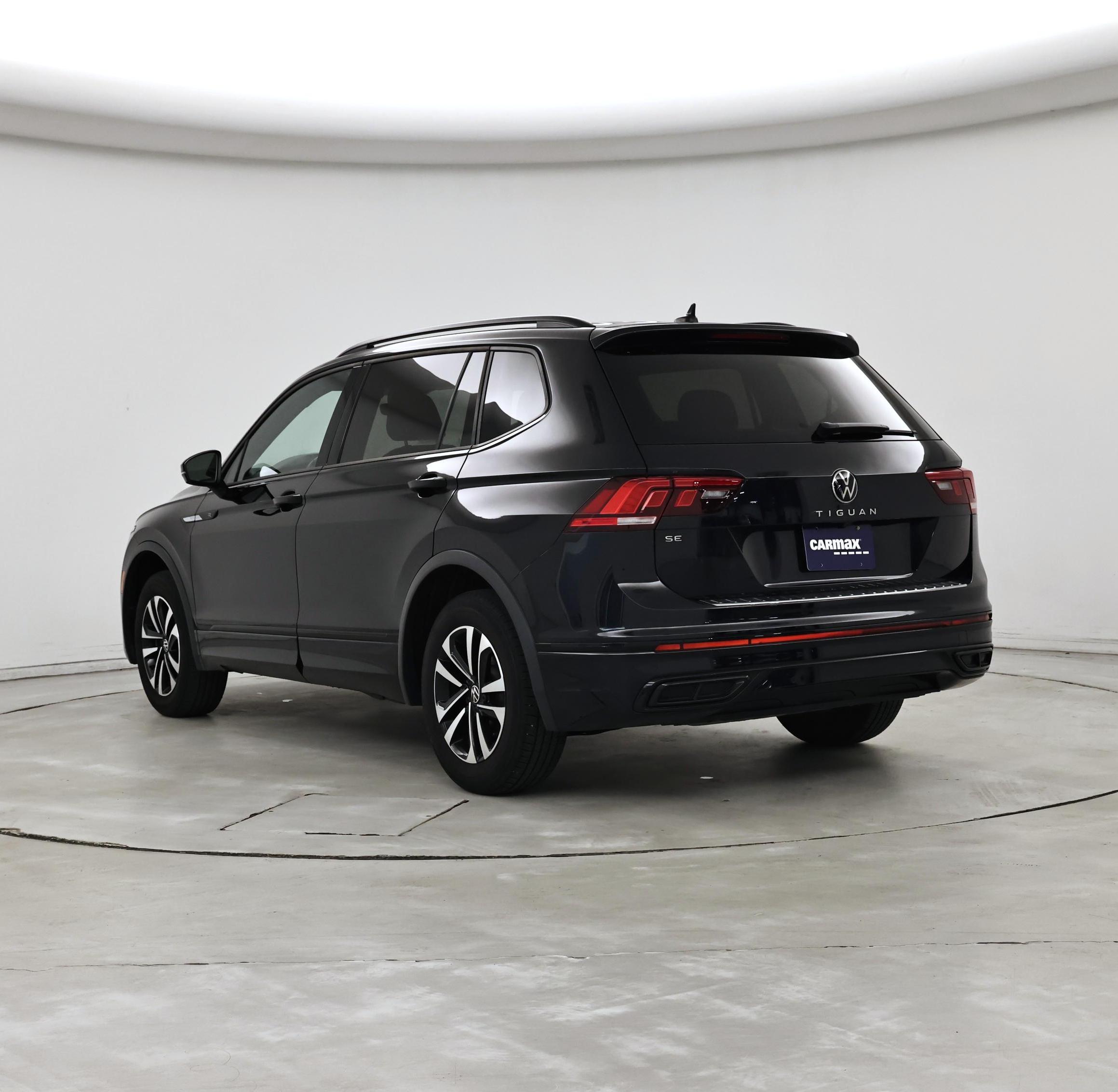 Thumbnail: 2023 Volkswagen Tiguan - 2