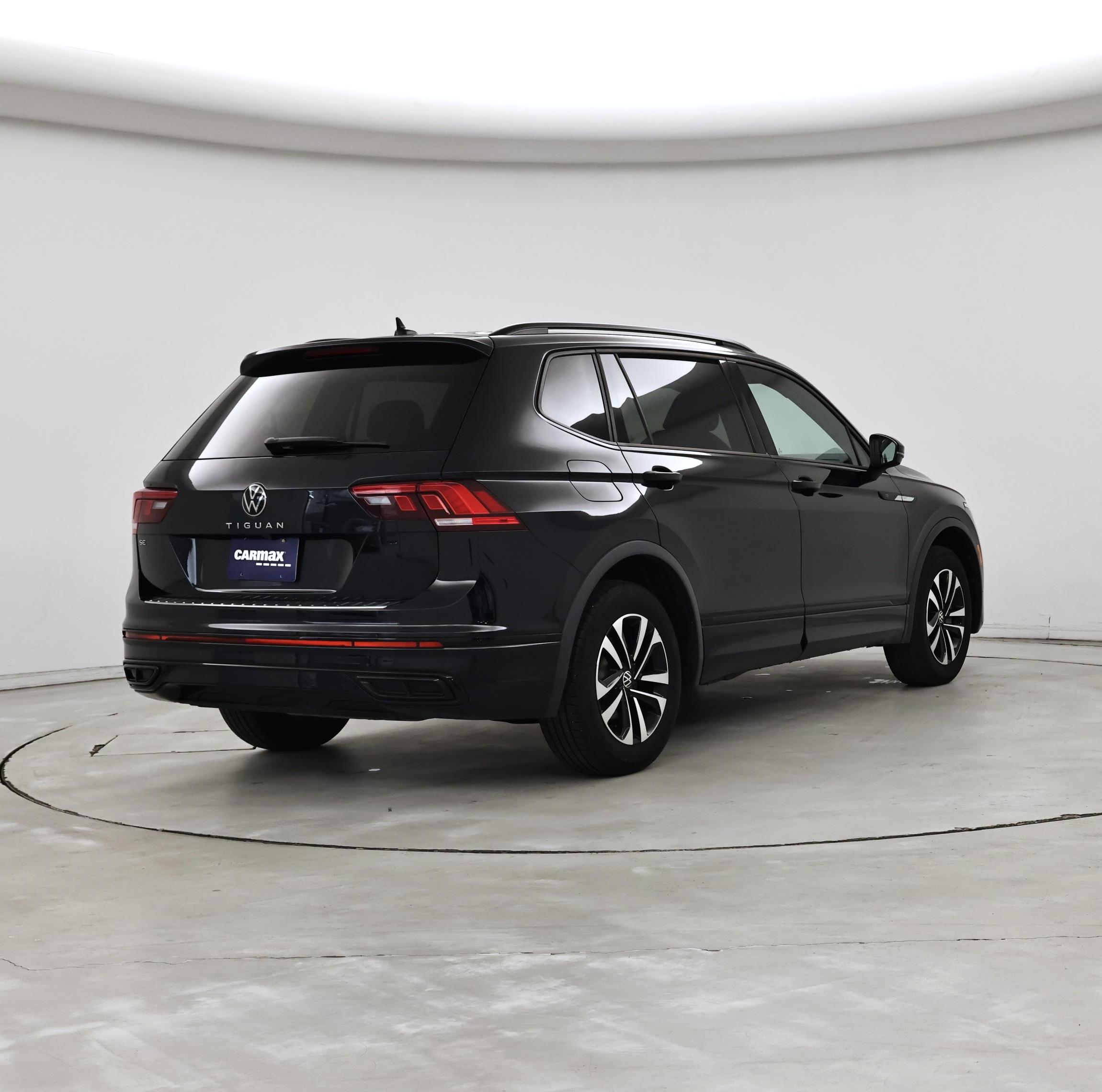 Thumbnail: 2023 Volkswagen Tiguan - 8