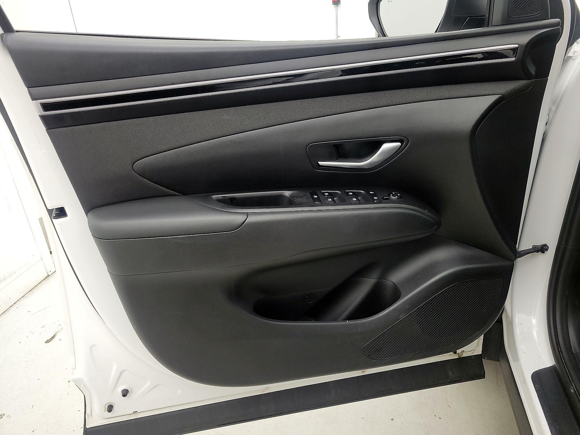 Thumbnail: 2023 Hyundai Tucson - 12