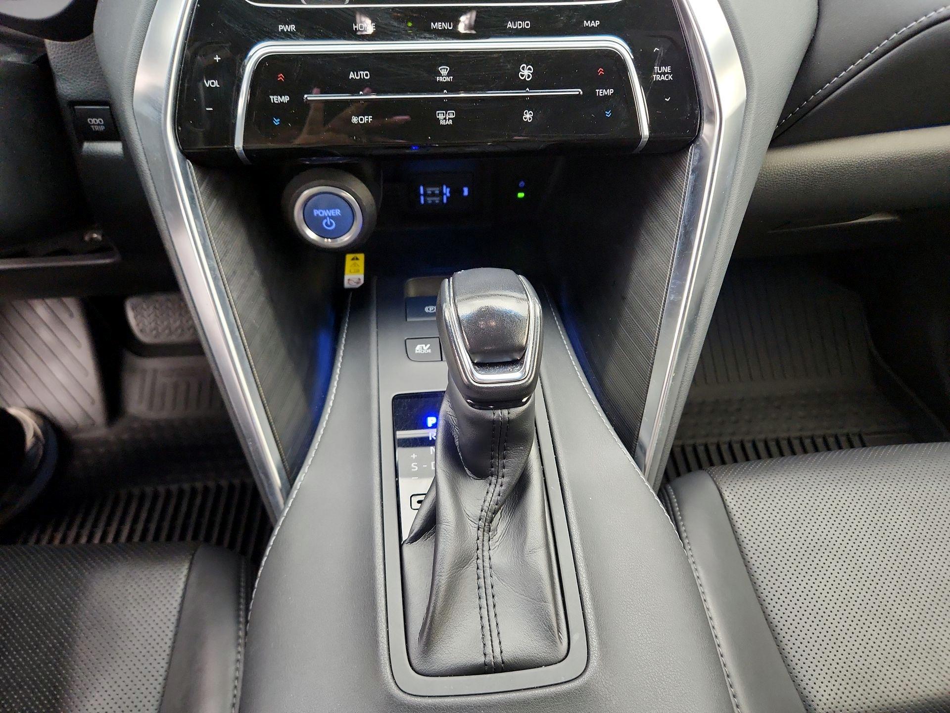 Thumbnail: 2021 Toyota Venza - 18