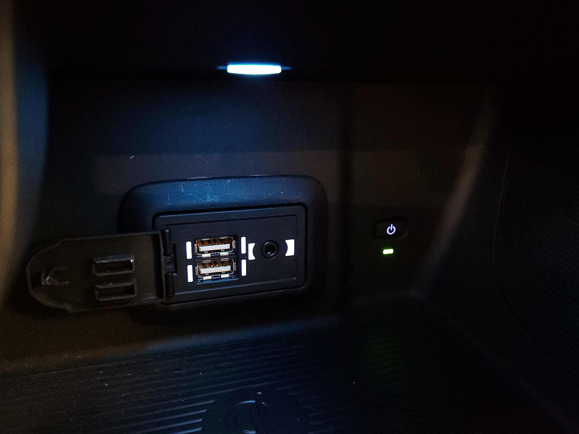 Thumbnail: 2021 Toyota Venza - 19