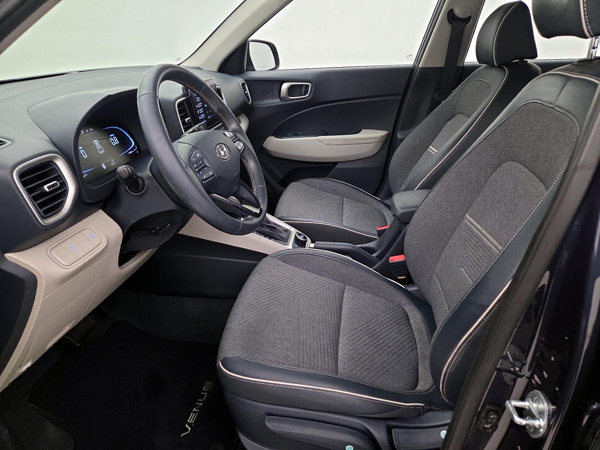 Thumbnail: 2023 Hyundai Venue - 11