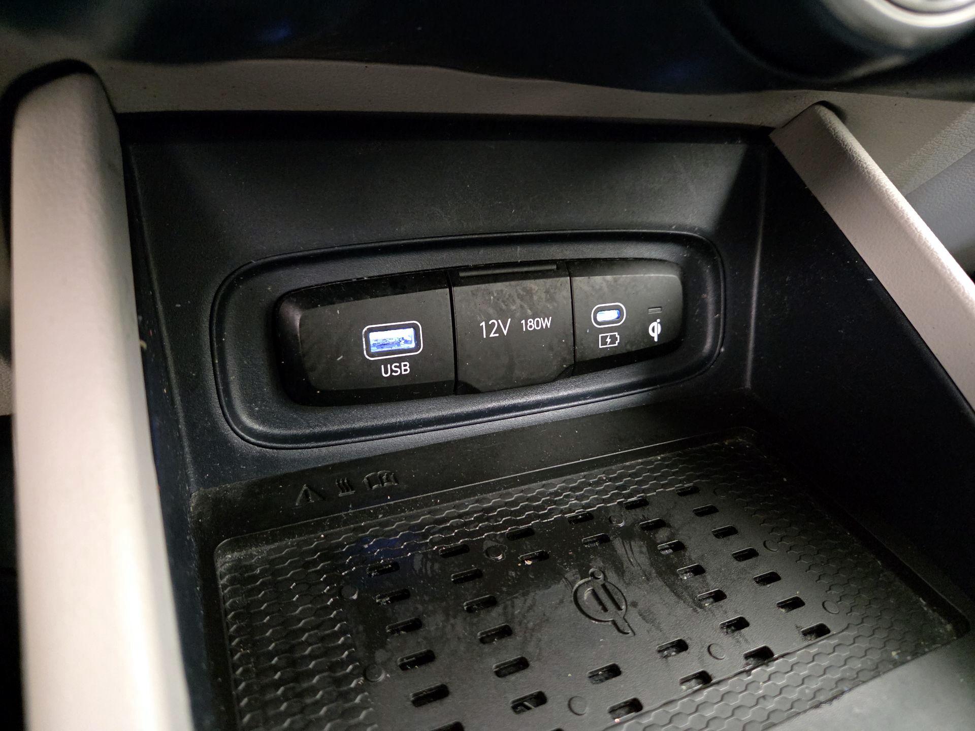 Thumbnail: 2023 Hyundai Venue - 18