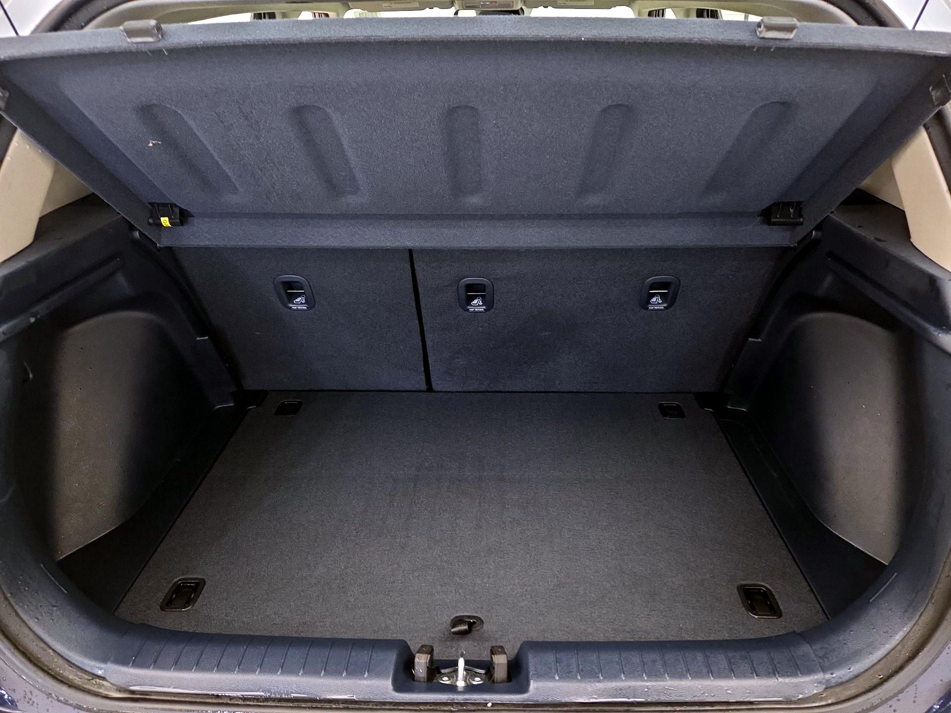 Thumbnail: 2023 Hyundai Venue - 20