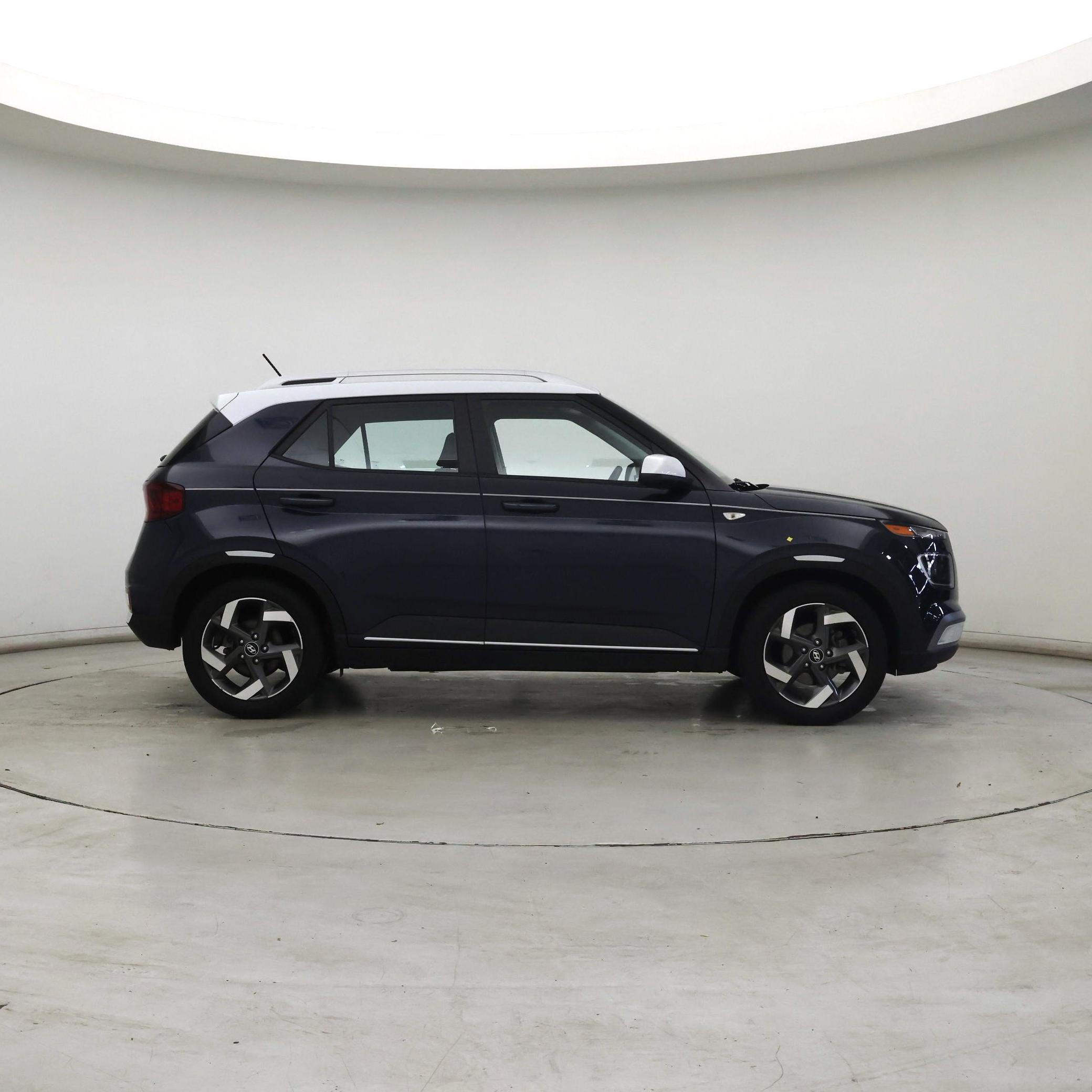 Thumbnail: 2023 Hyundai Venue - 7