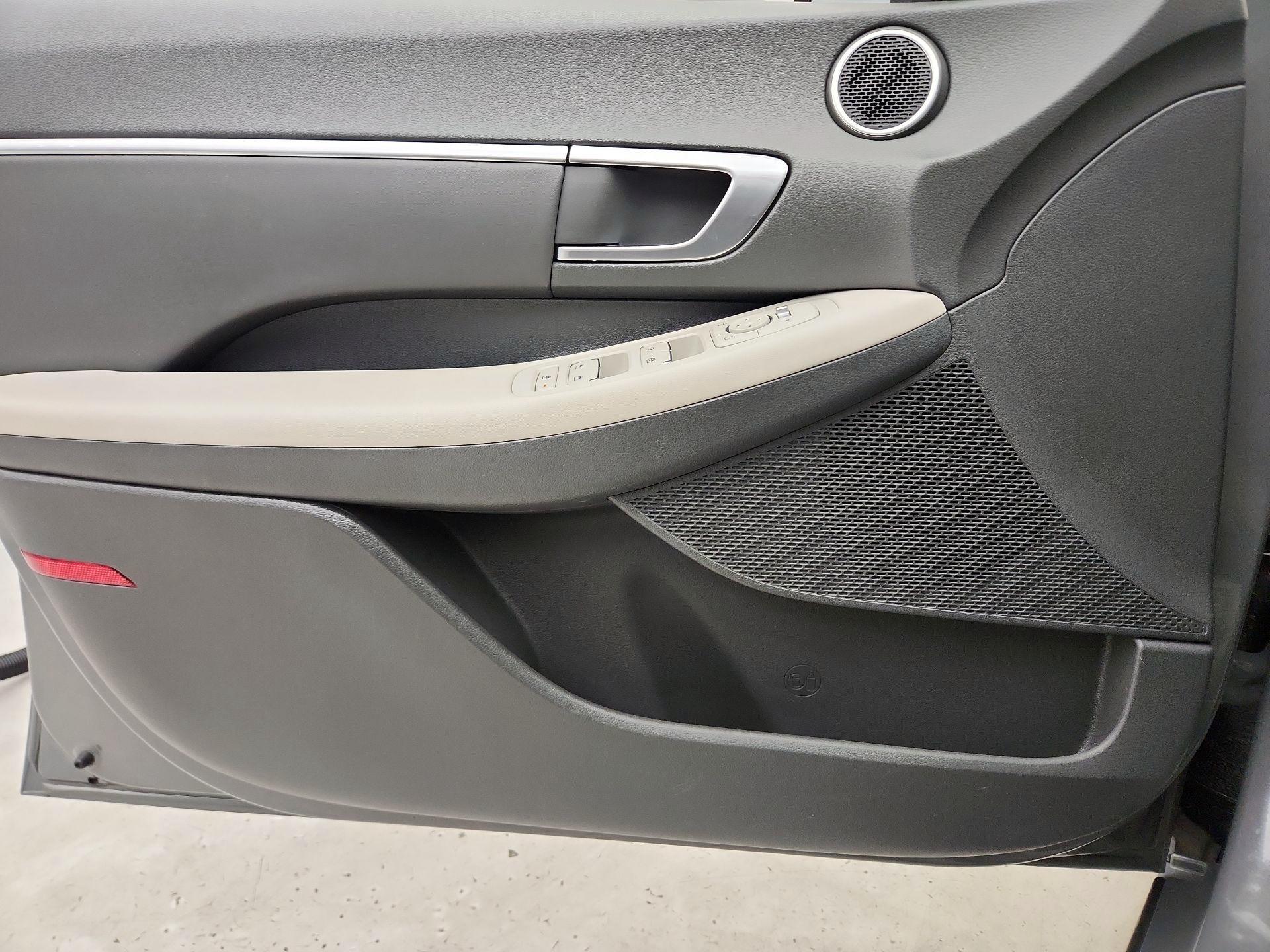 Thumbnail: 2023 Hyundai Sonata - 12