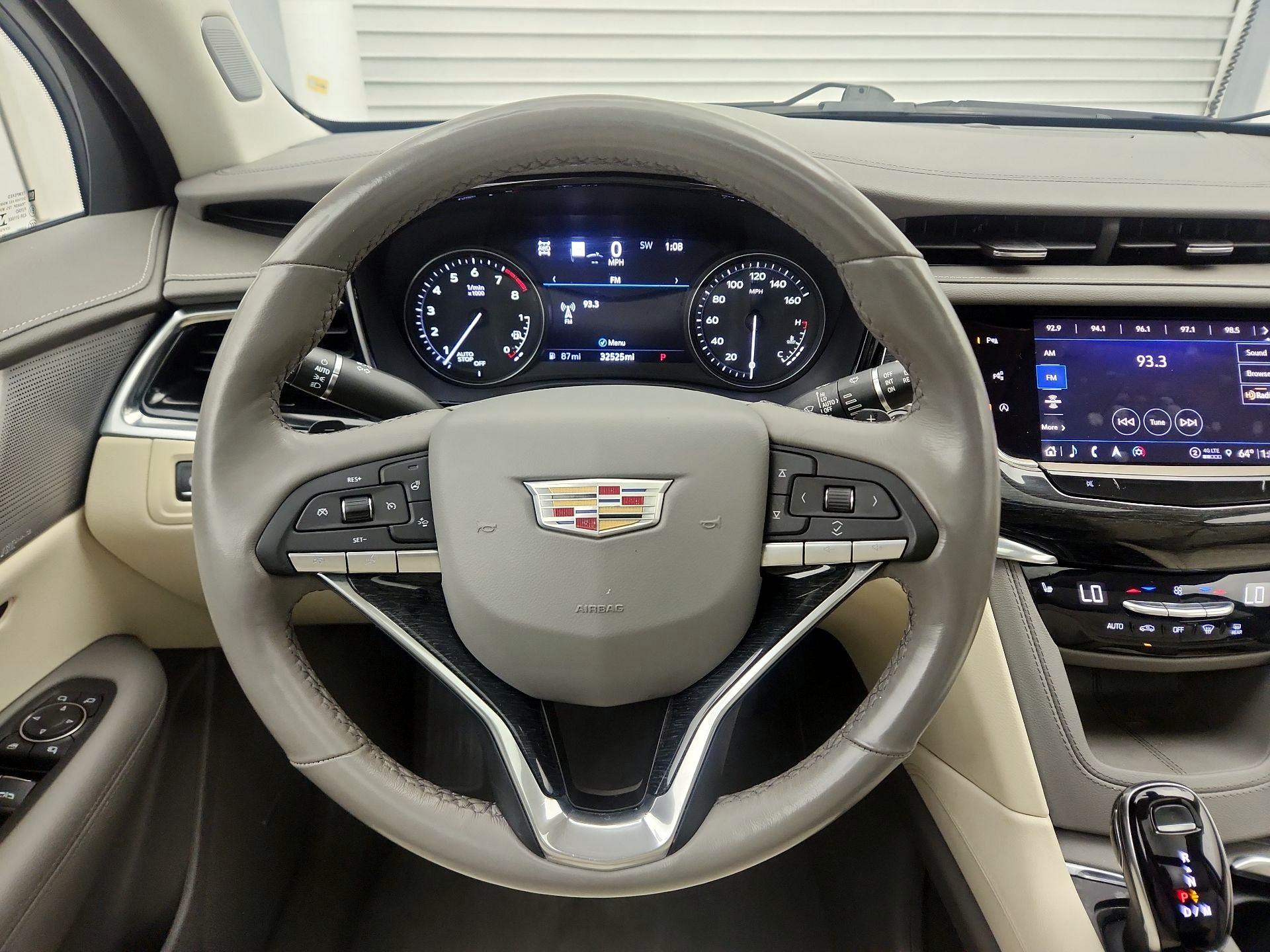 Thumbnail: 2022 Cadillac XT6 - 10