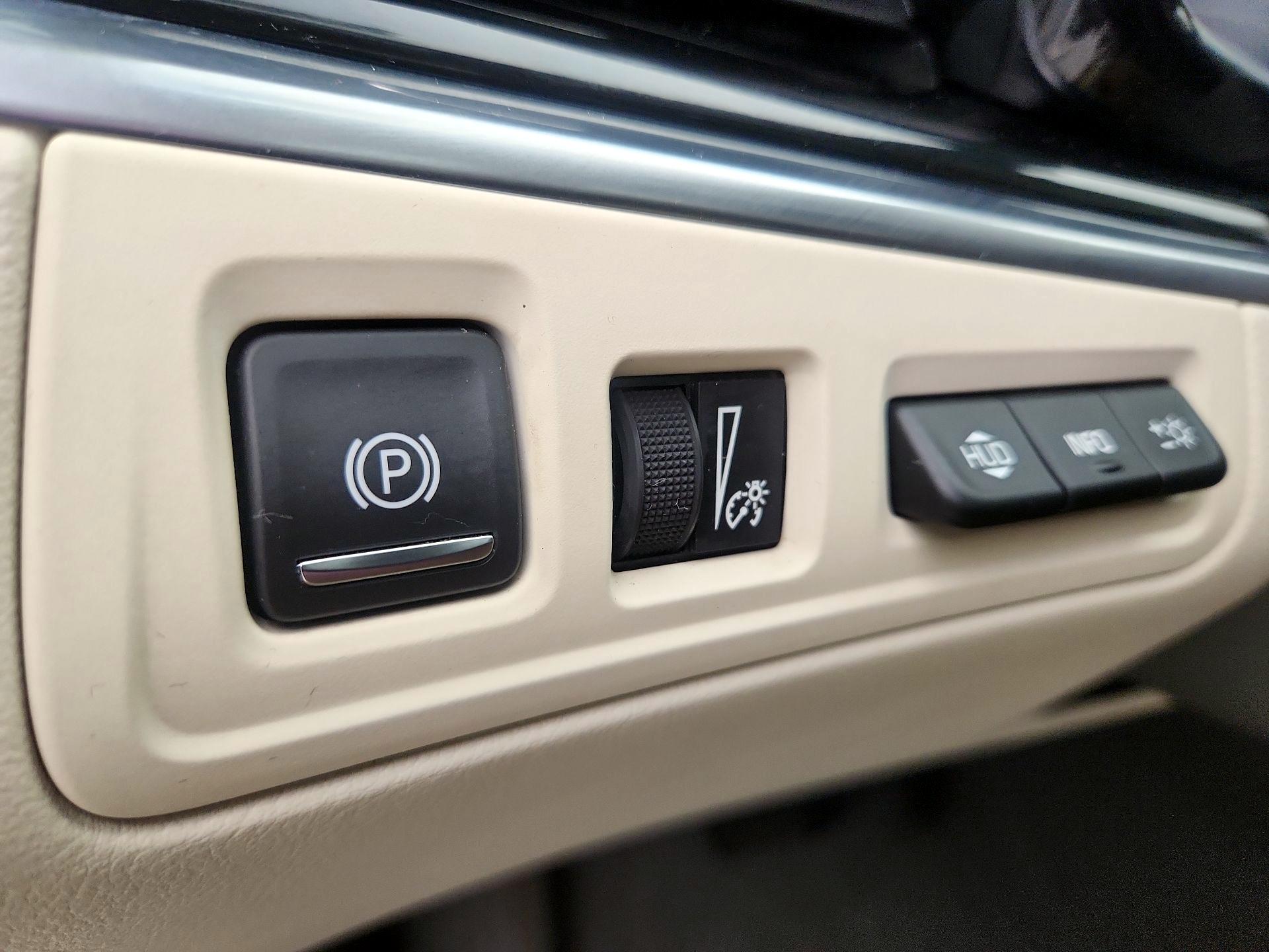 Thumbnail: 2022 Cadillac XT6 - 13