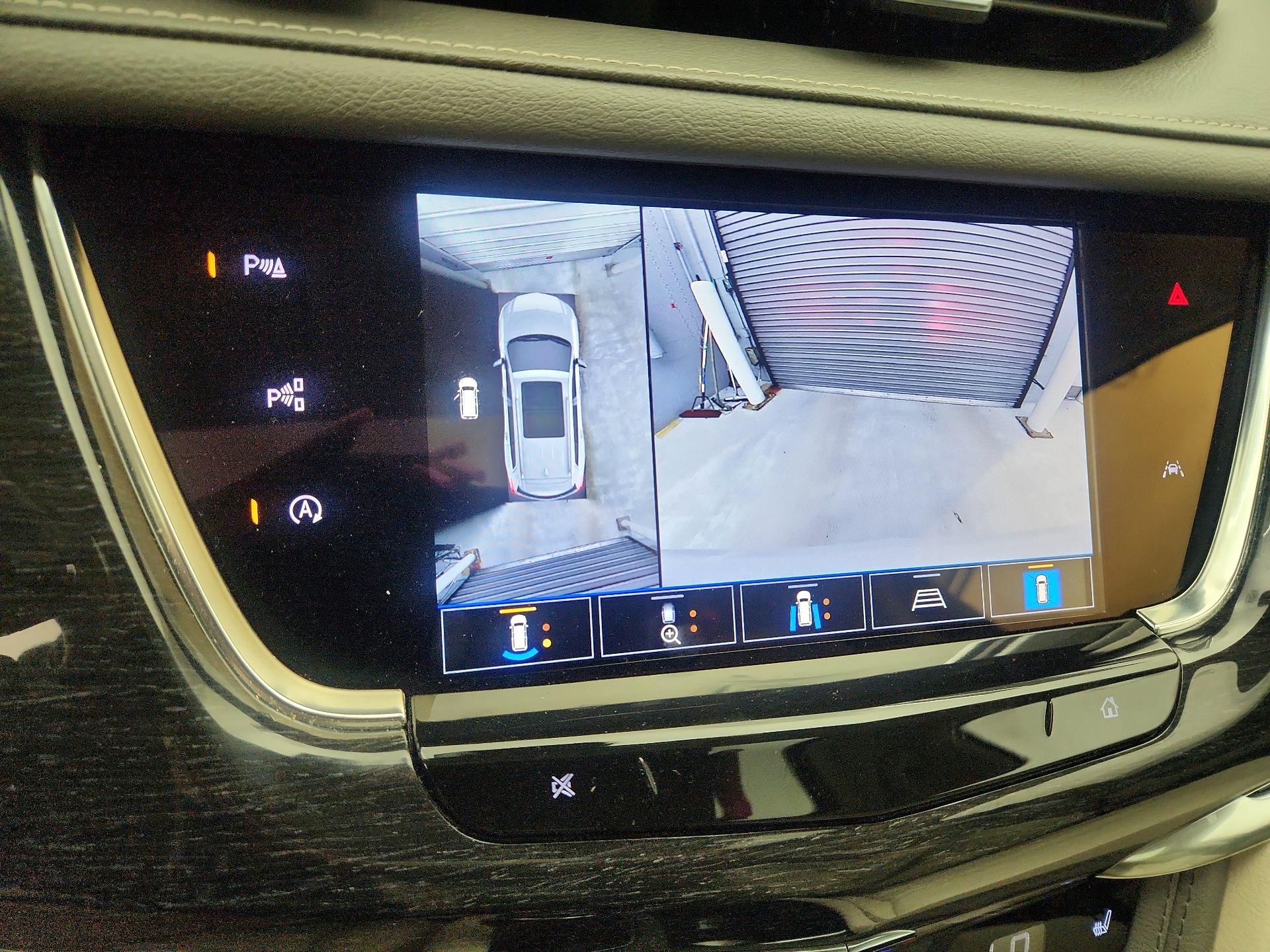 Thumbnail: 2022 Cadillac XT6 - 15