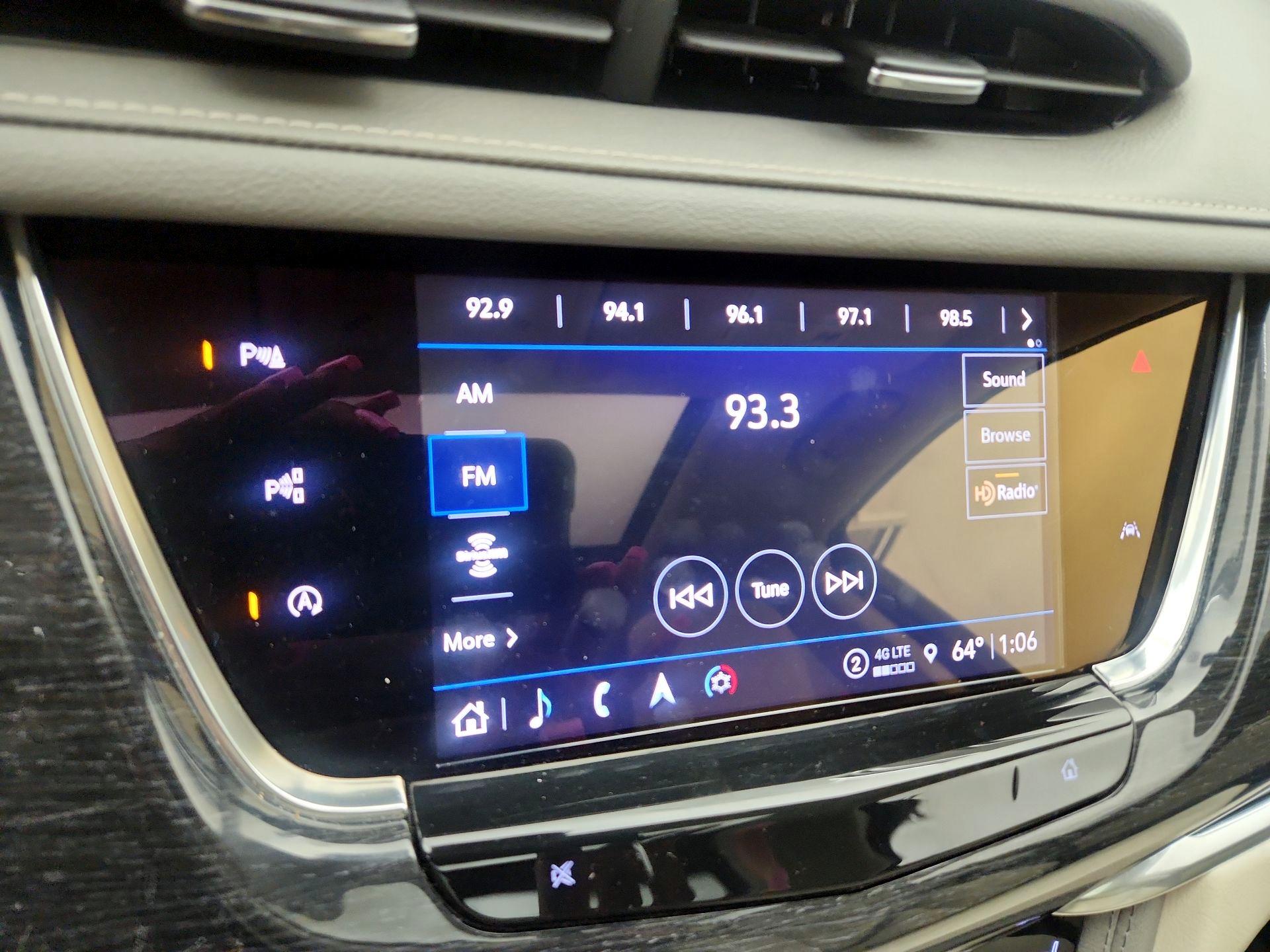 Thumbnail: 2022 Cadillac XT6 - 16