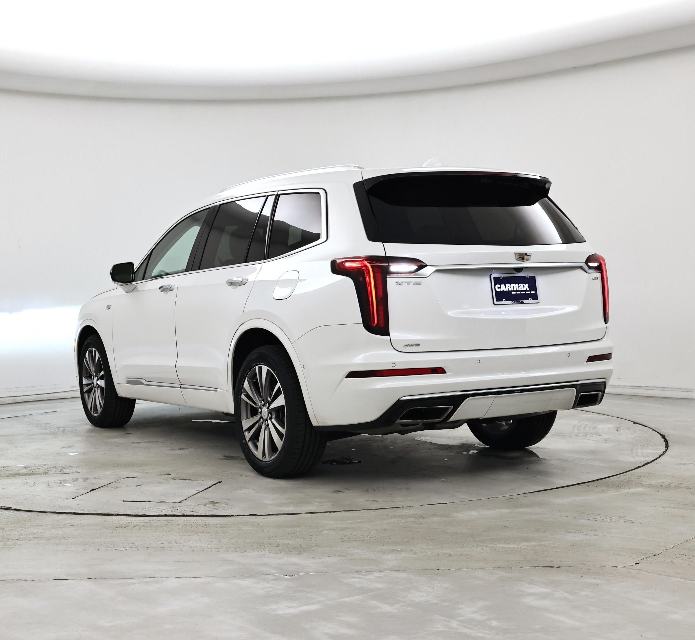 Thumbnail: 2022 Cadillac XT6 - 2