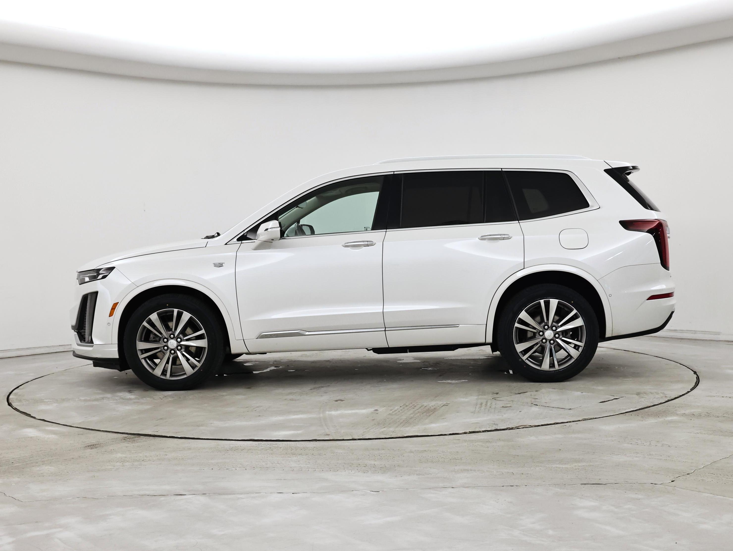 Thumbnail: 2022 Cadillac XT6 - 3