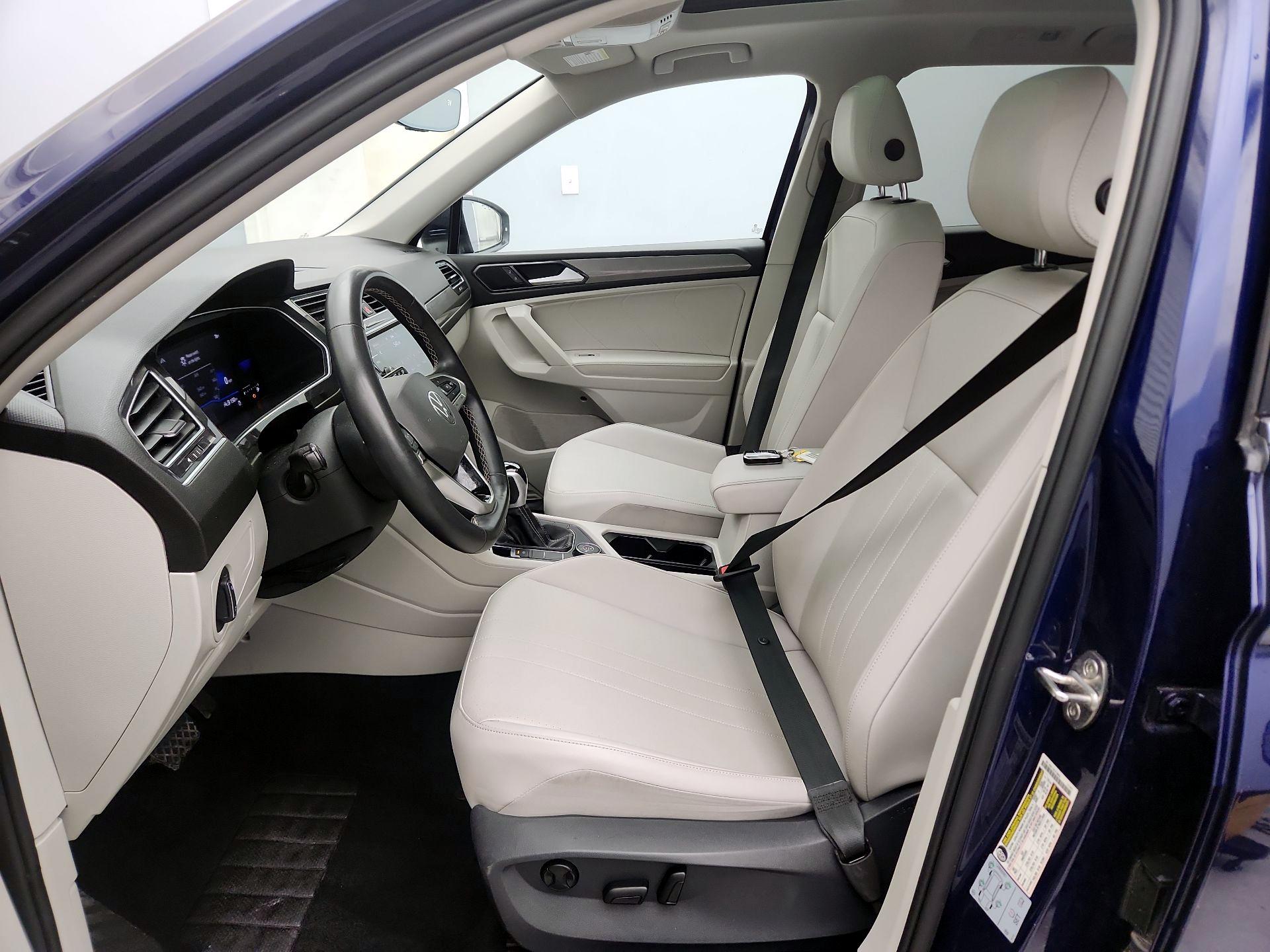 Thumbnail: 2022 Volkswagen Tiguan - 11