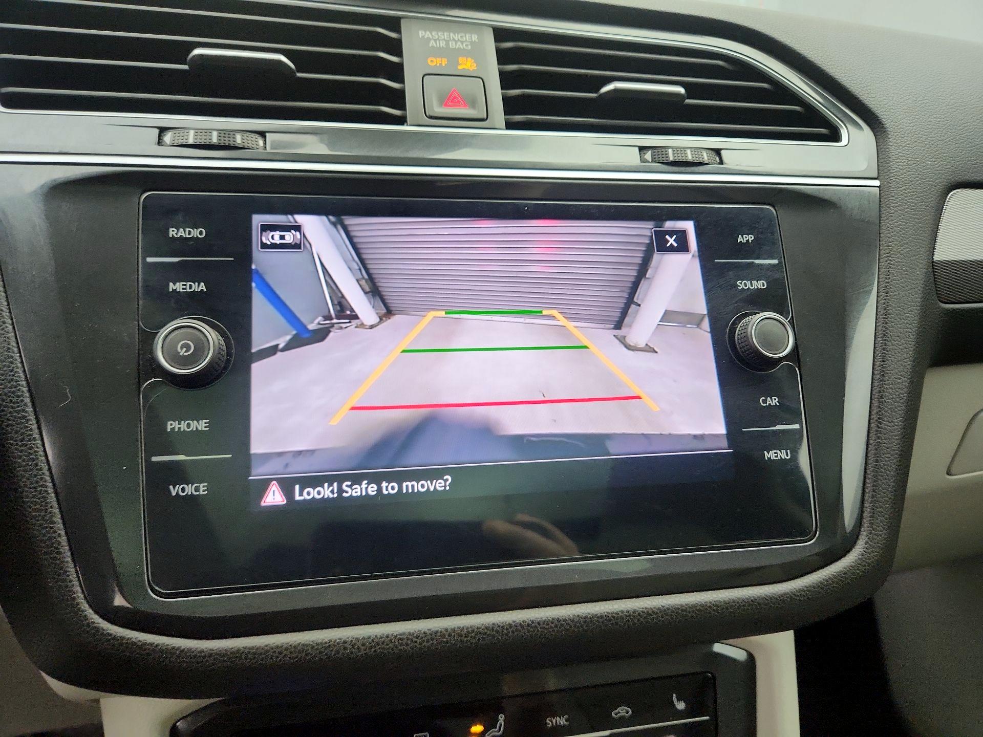 Thumbnail: 2022 Volkswagen Tiguan - 14