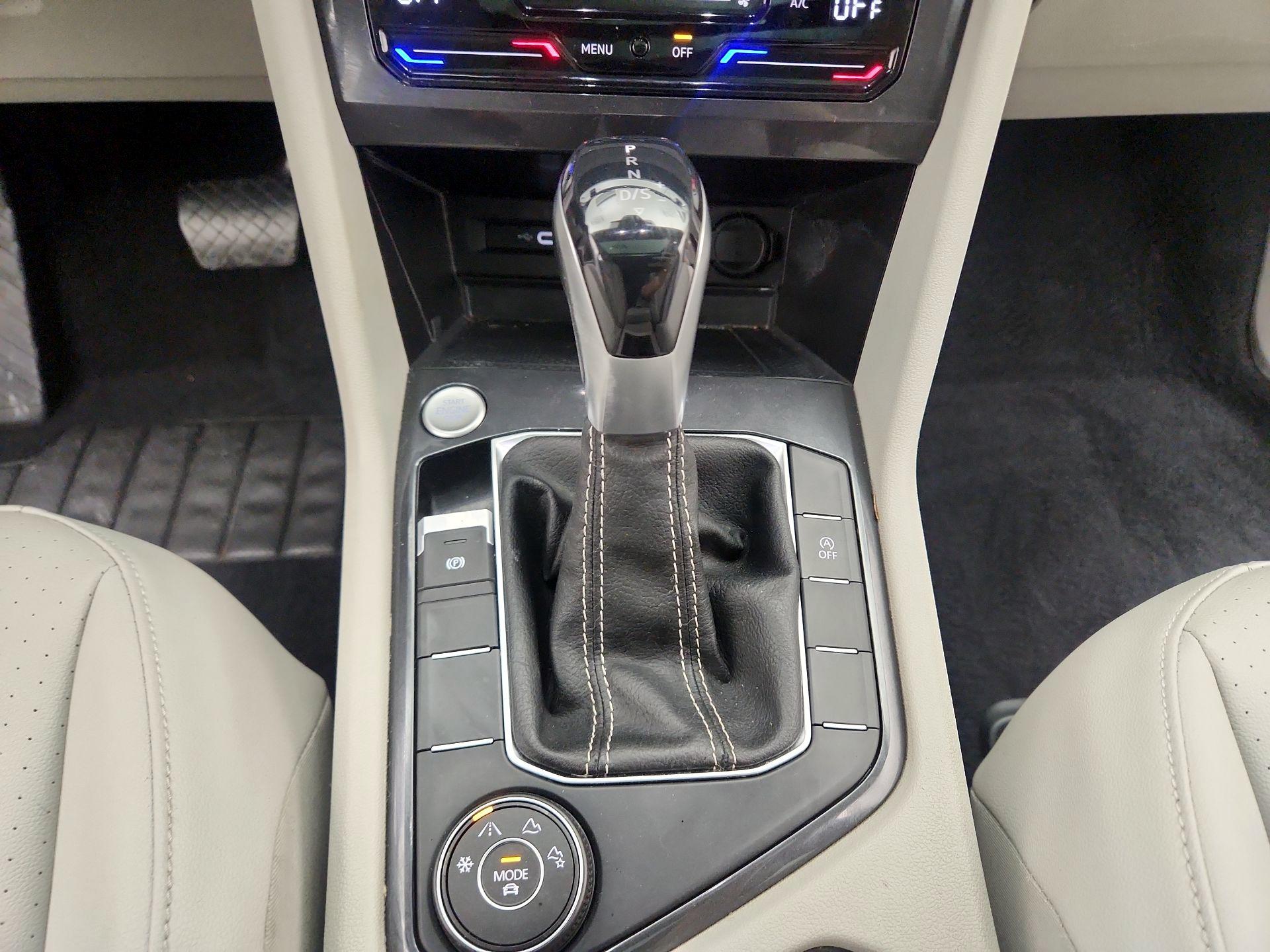 Thumbnail: 2022 Volkswagen Tiguan - 17